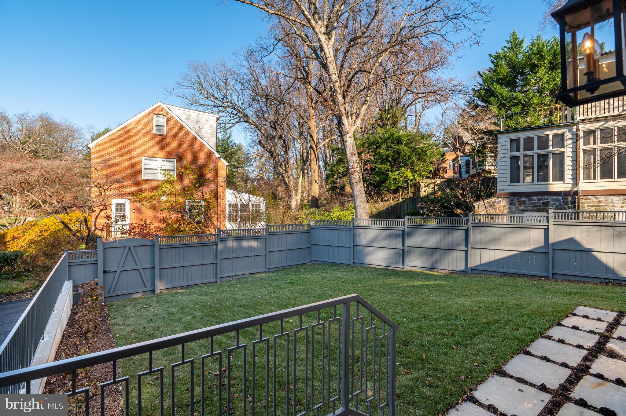 SPRING VALLEY - Residential