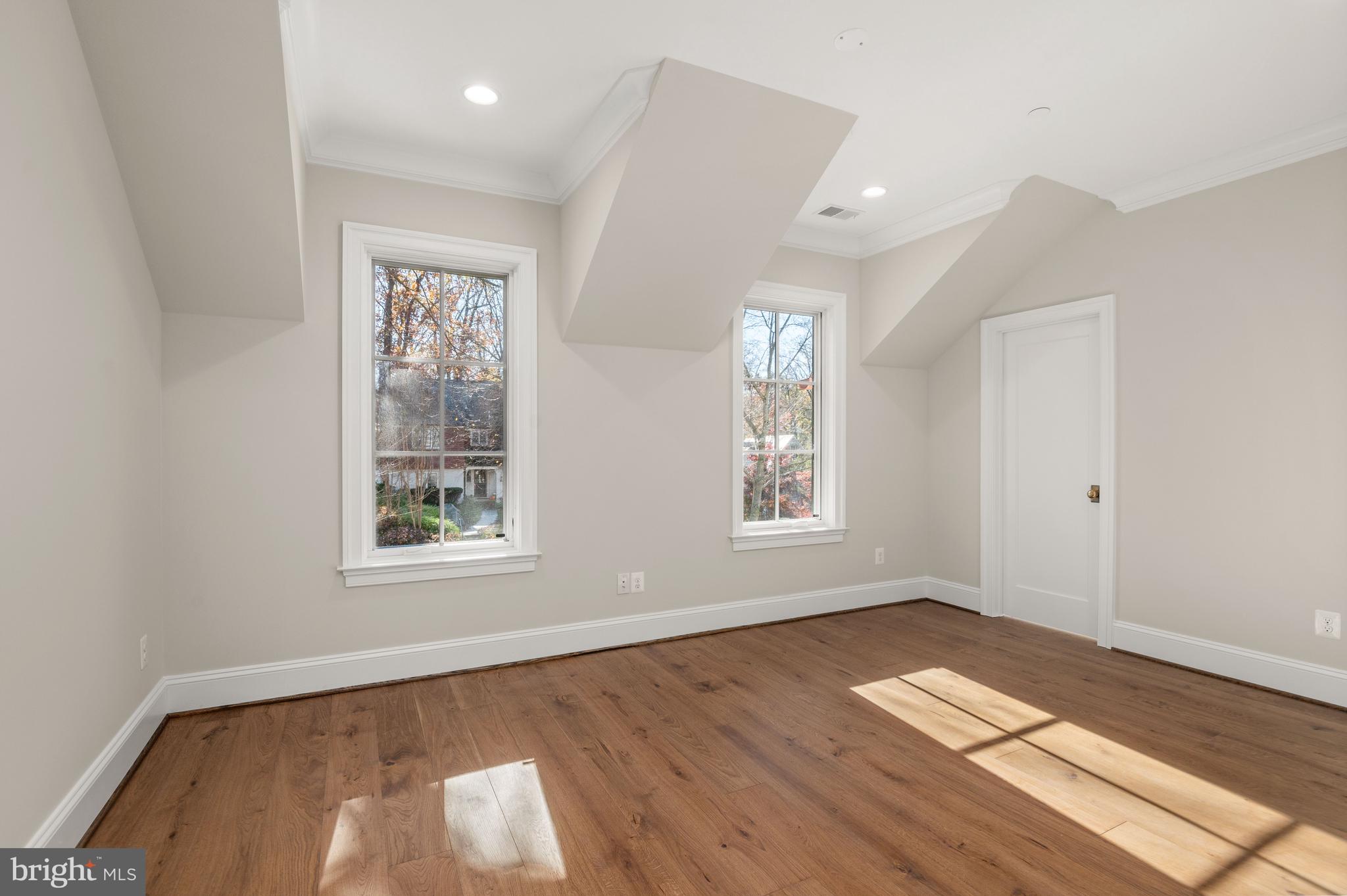 SPRING VALLEY - Residential