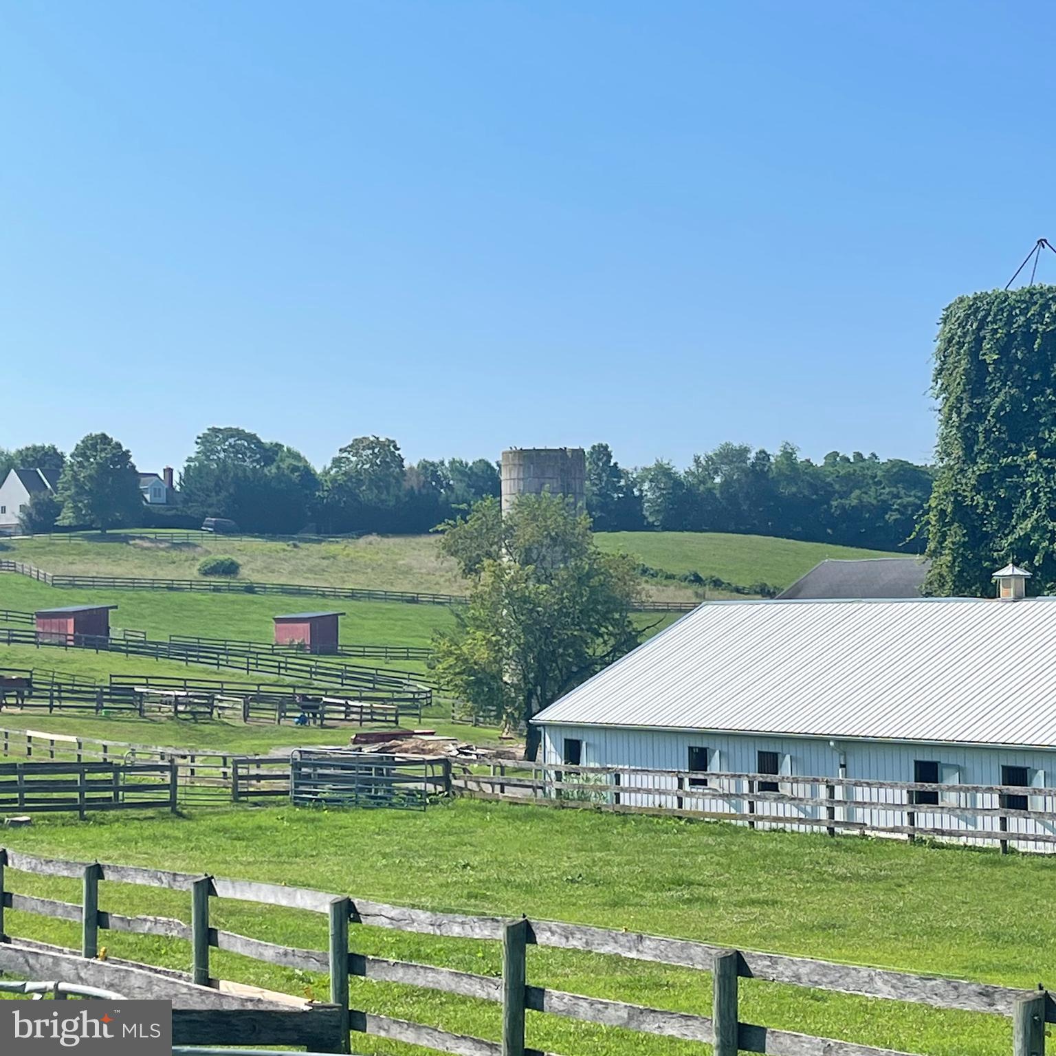 MERRY GO ROUND FARM - Residential