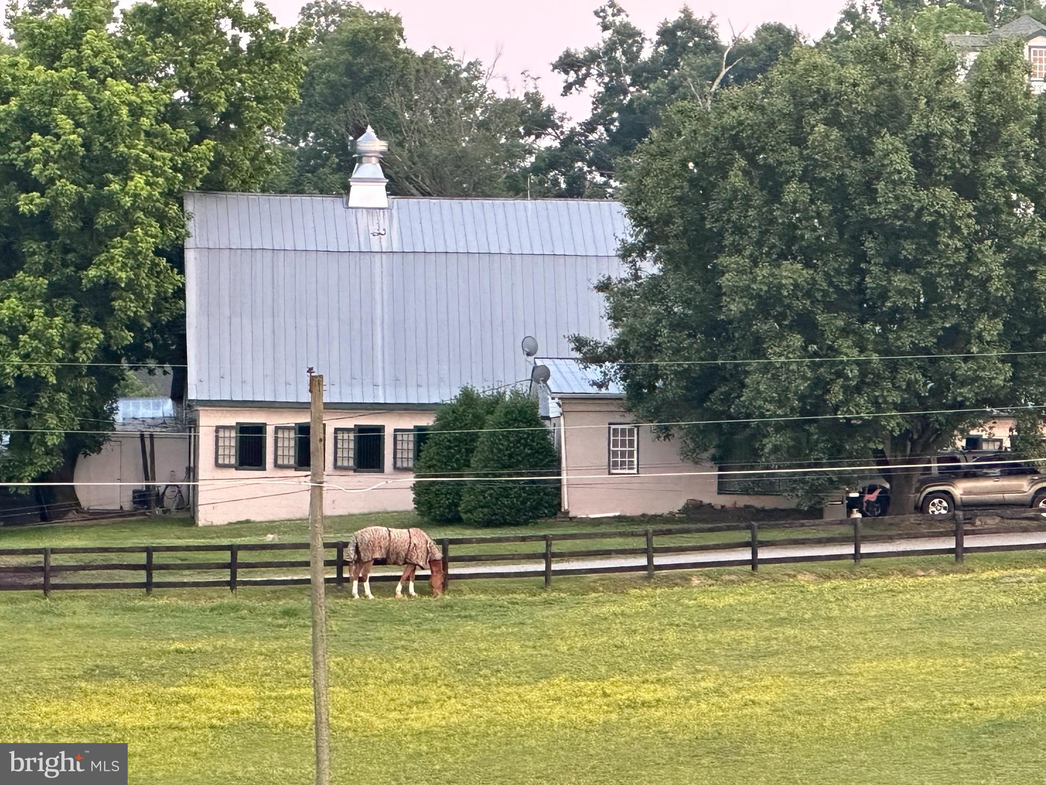 MERRY GO ROUND FARM - Residential