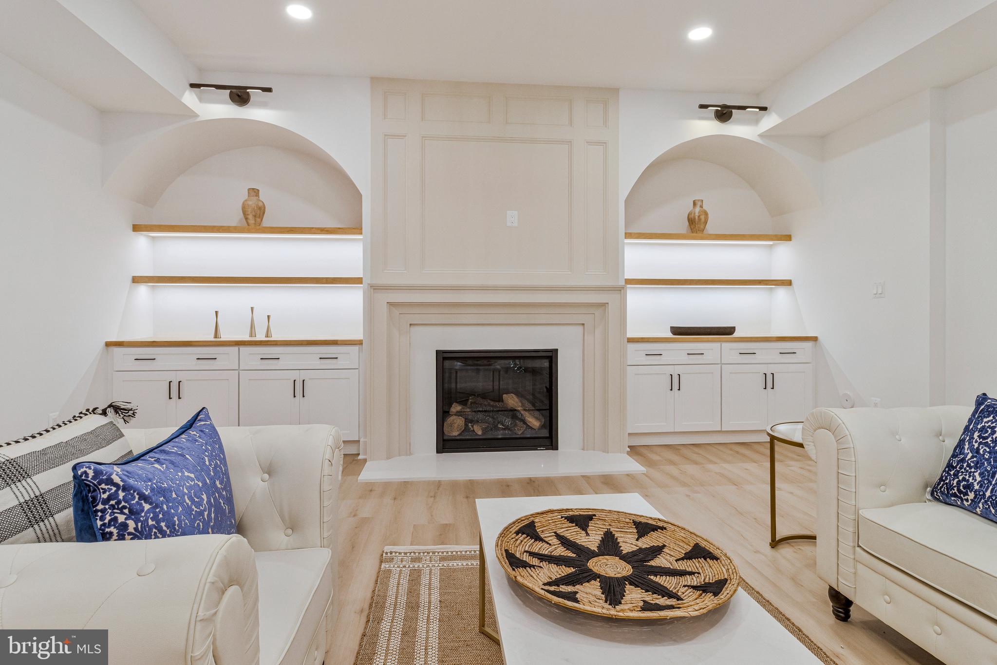 MERRY GO ROUND FARM - Residential