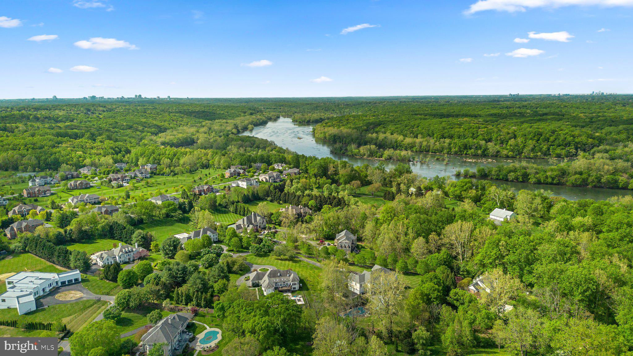 MERRY GO ROUND FARM - Residential
