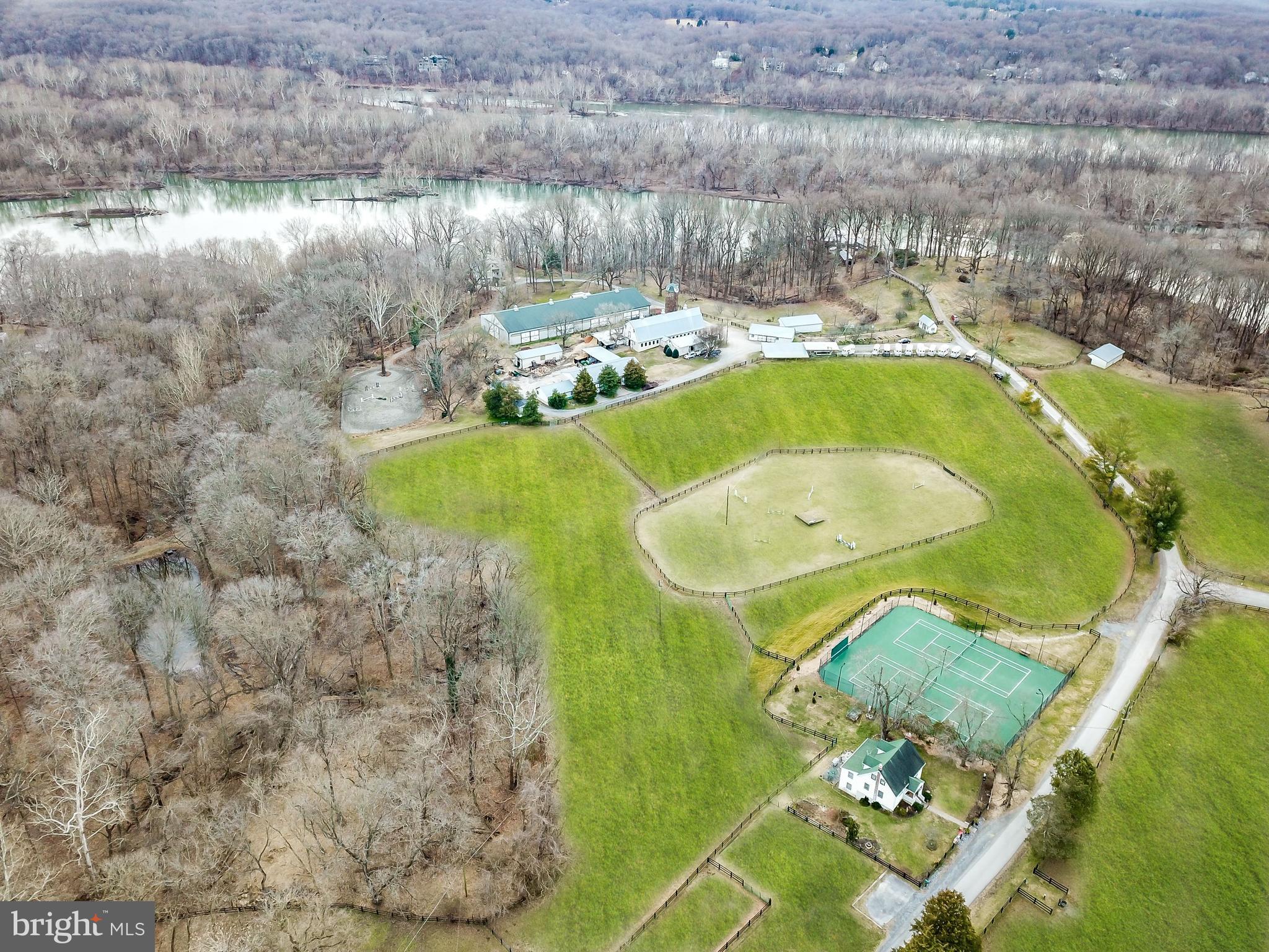 MERRY GO ROUND FARM - Residential
