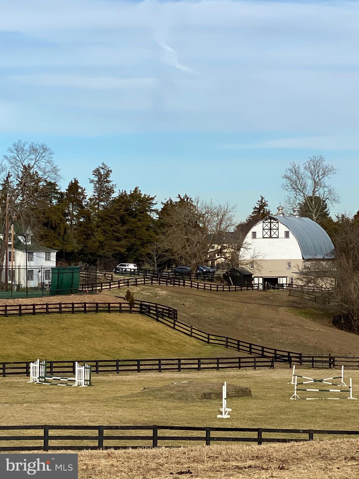 MERRY GO ROUND FARM - Residential