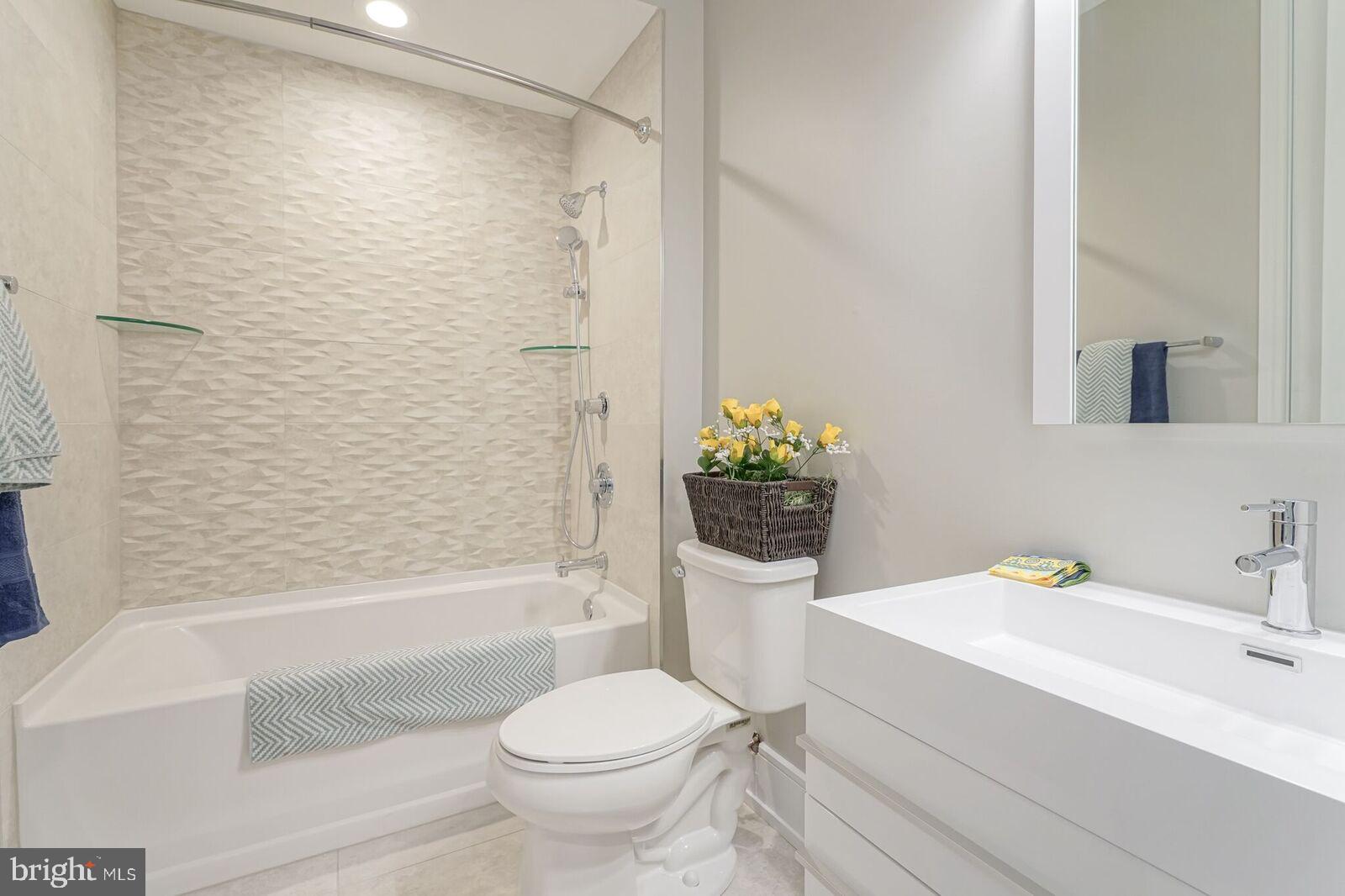 GRADUATE HOSPITAL - Residential