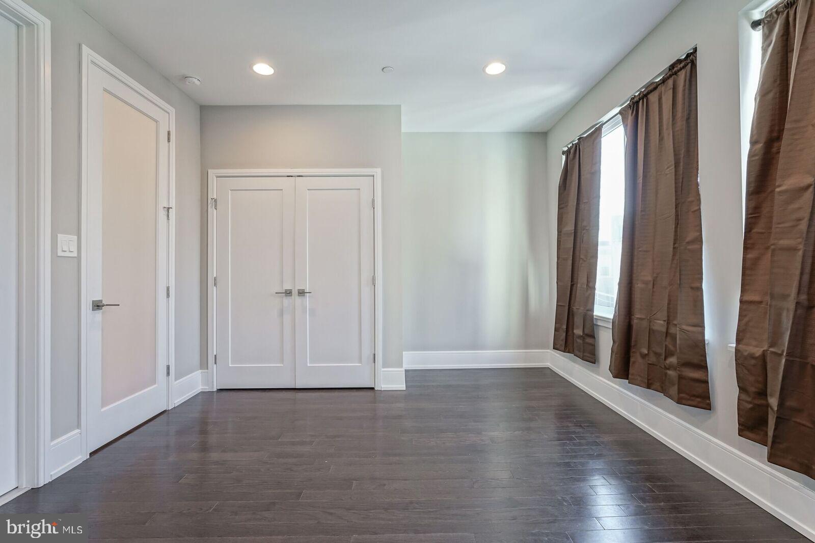 GRADUATE HOSPITAL - Residential