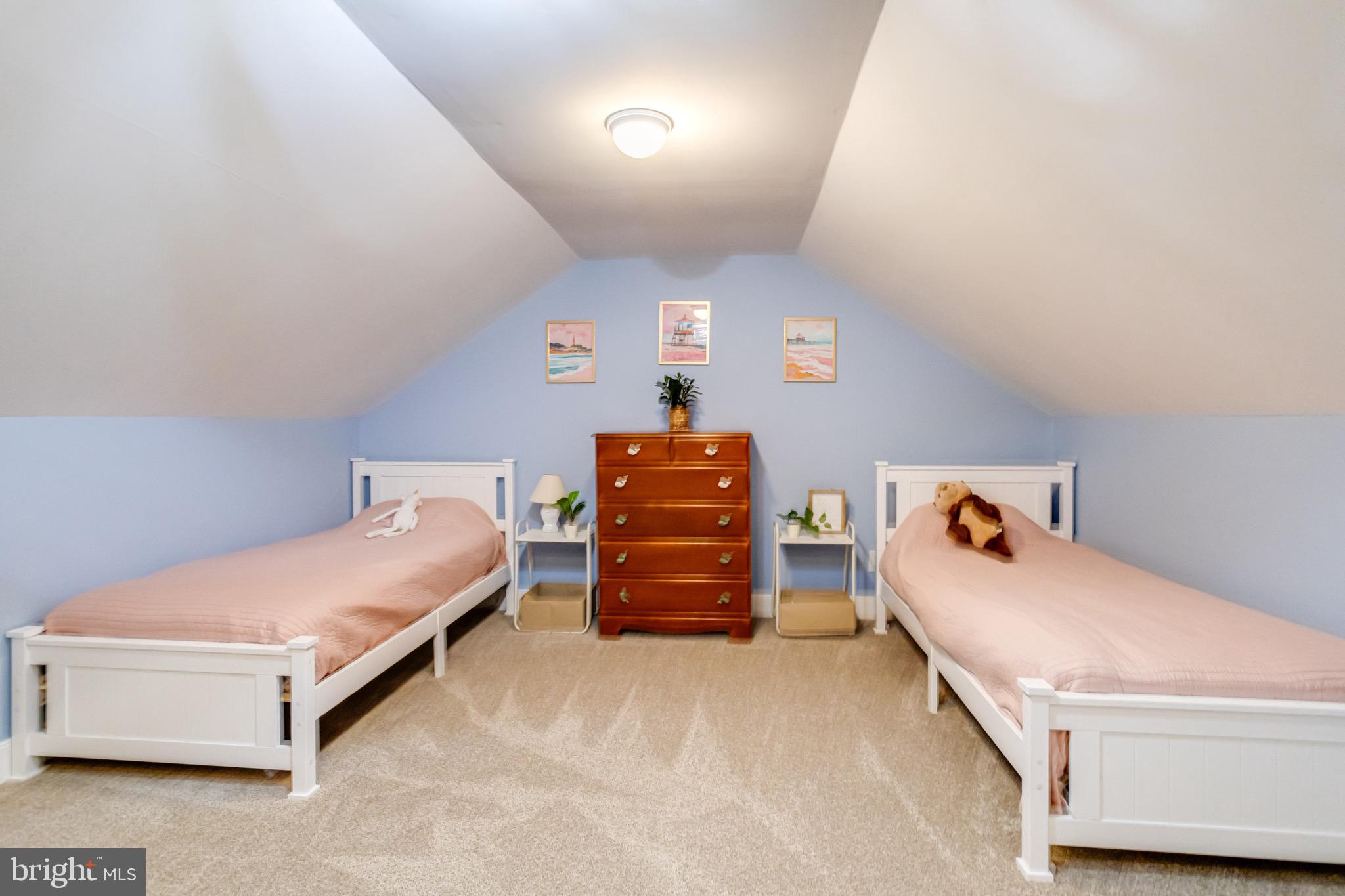 BOWLEYS QUARTERS - Residential