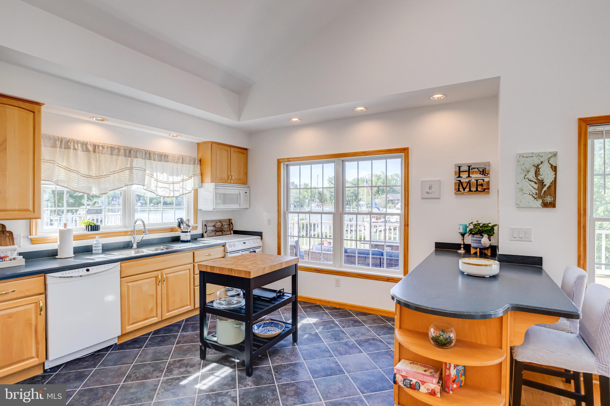 BOWLEYS QUARTERS - Residential