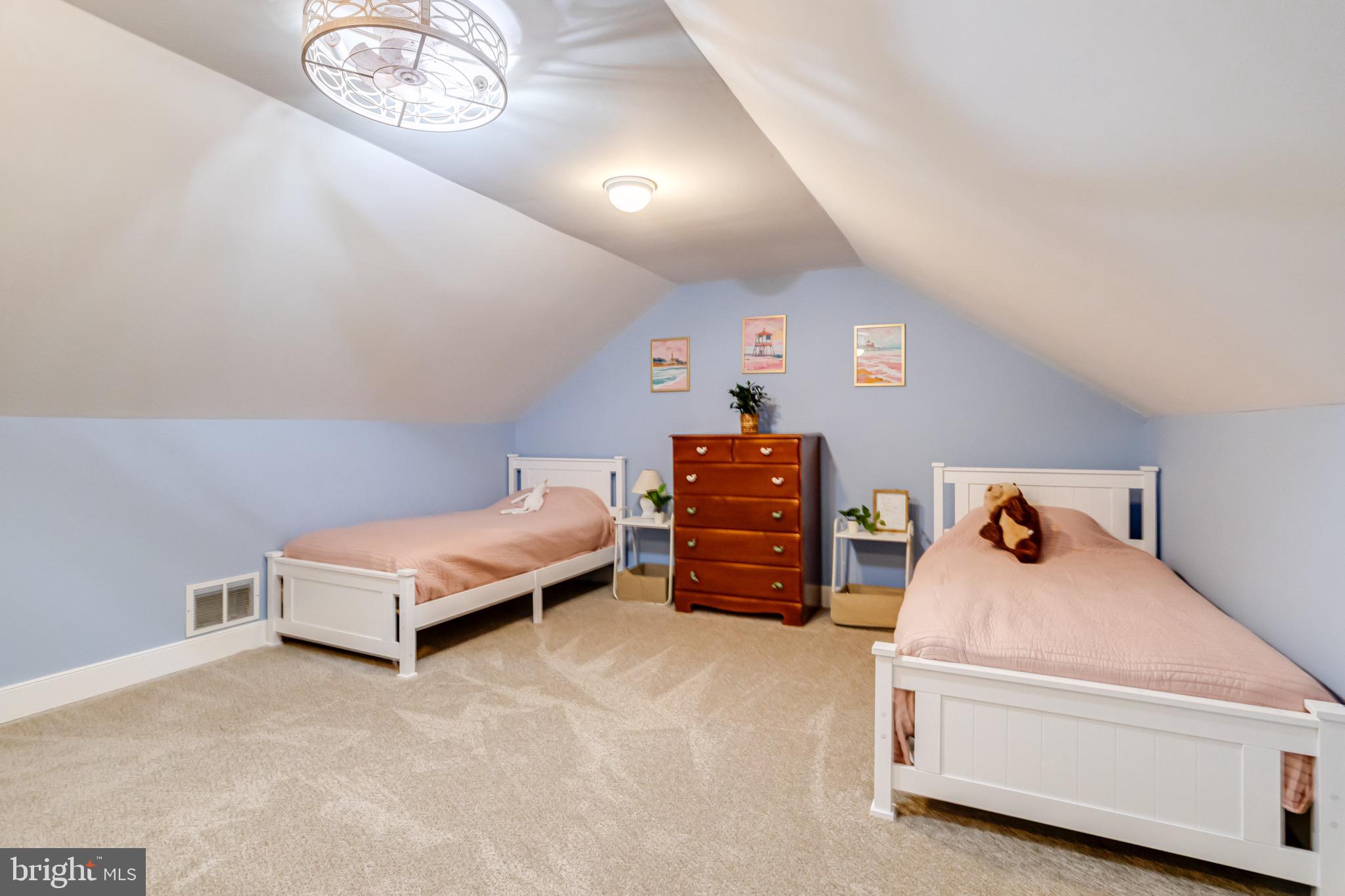 BOWLEYS QUARTERS - Residential