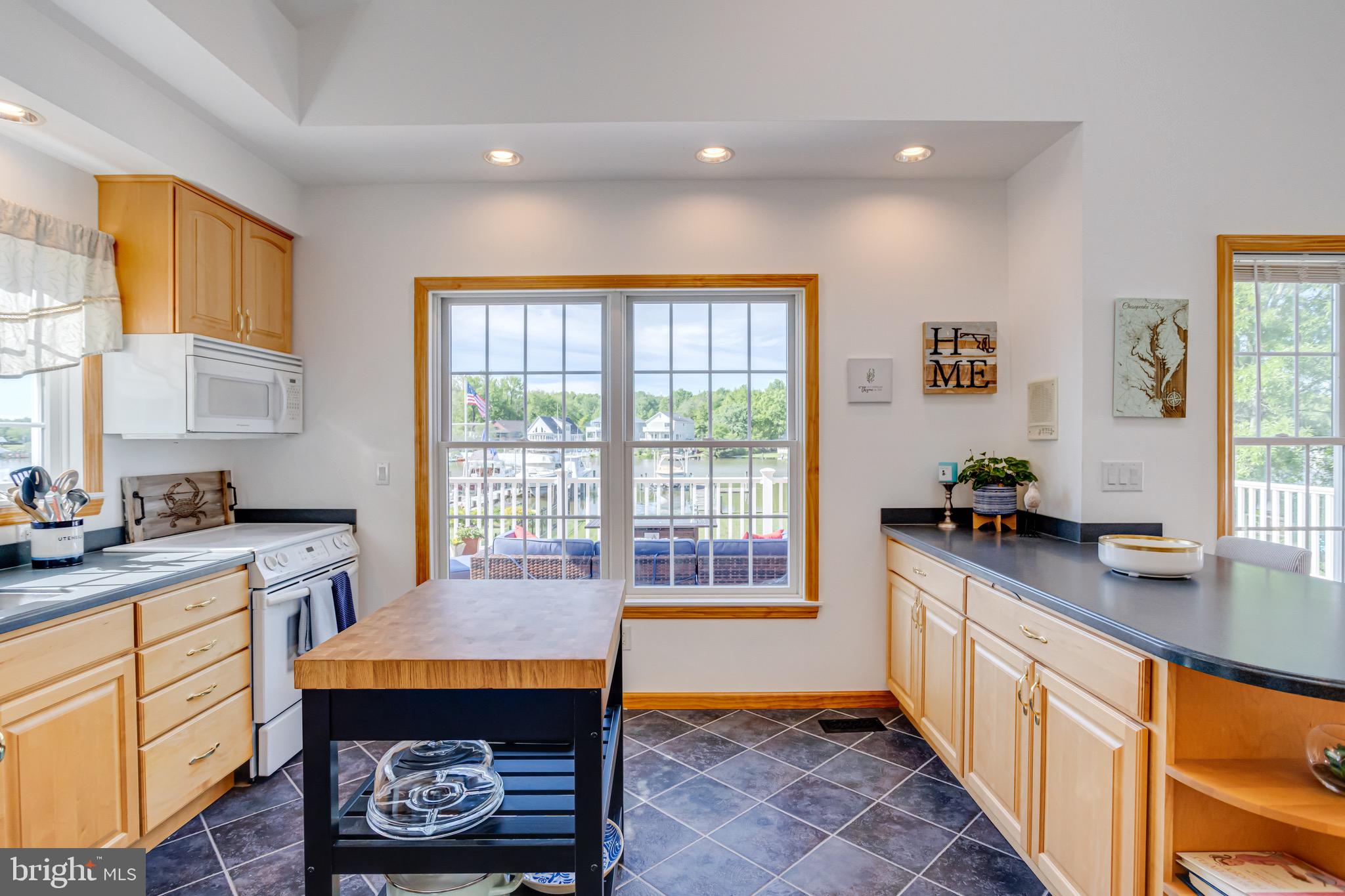 BOWLEYS QUARTERS - Residential