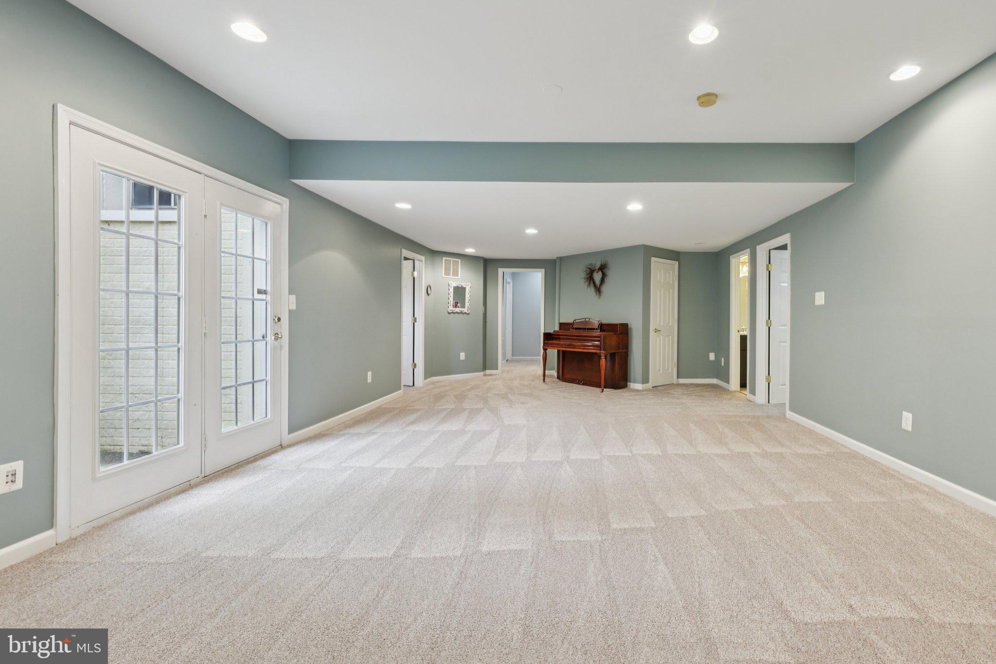 BROADLANDS - Residential