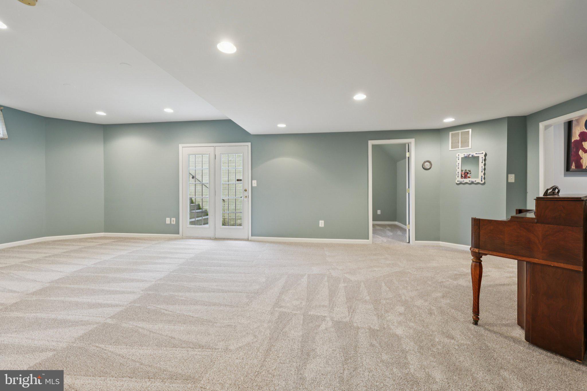 BROADLANDS - Residential