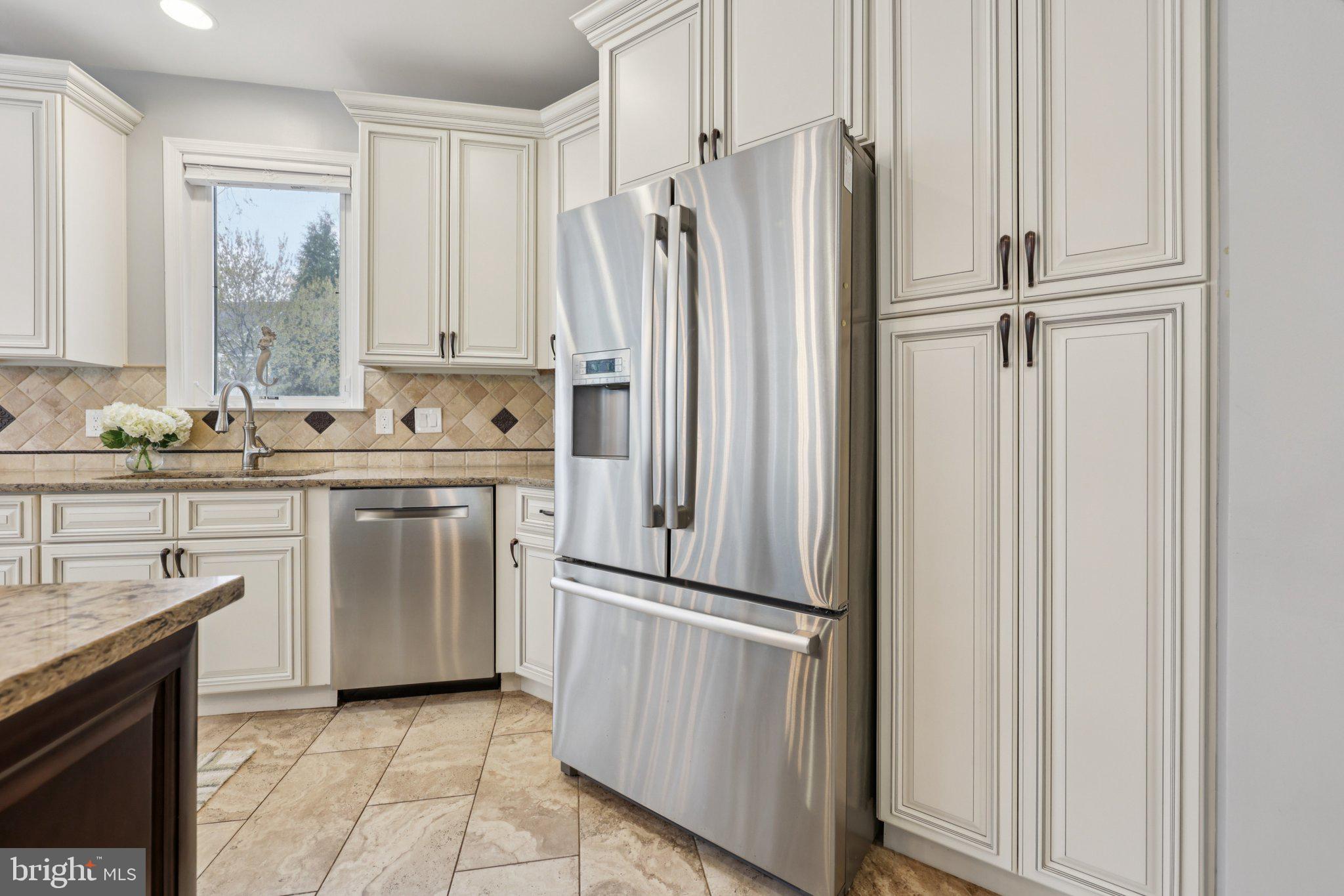 BROADLANDS - Residential