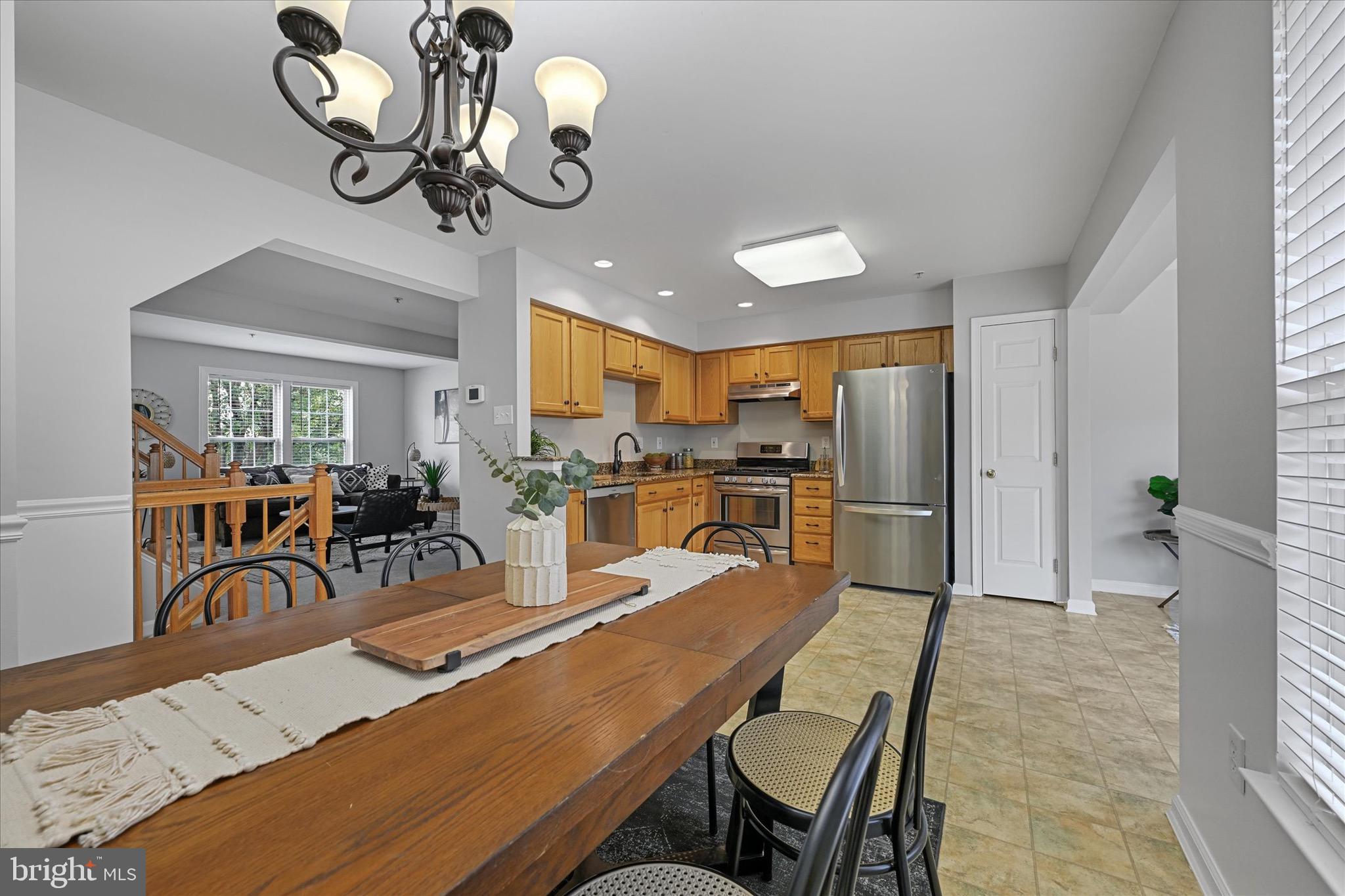 EATON SQUARE - Residential