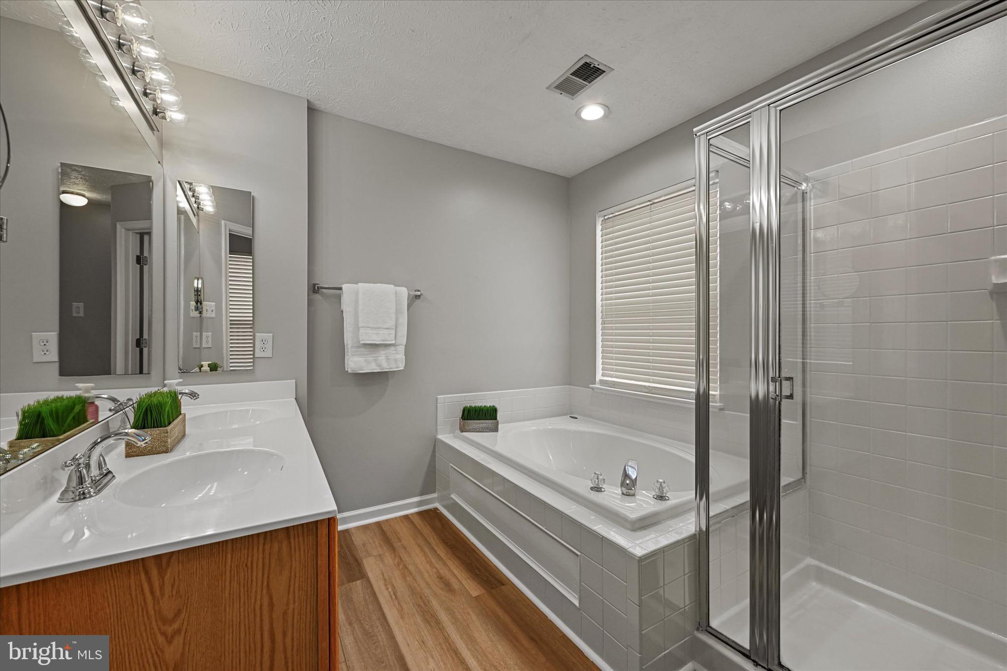 EATON SQUARE - Residential