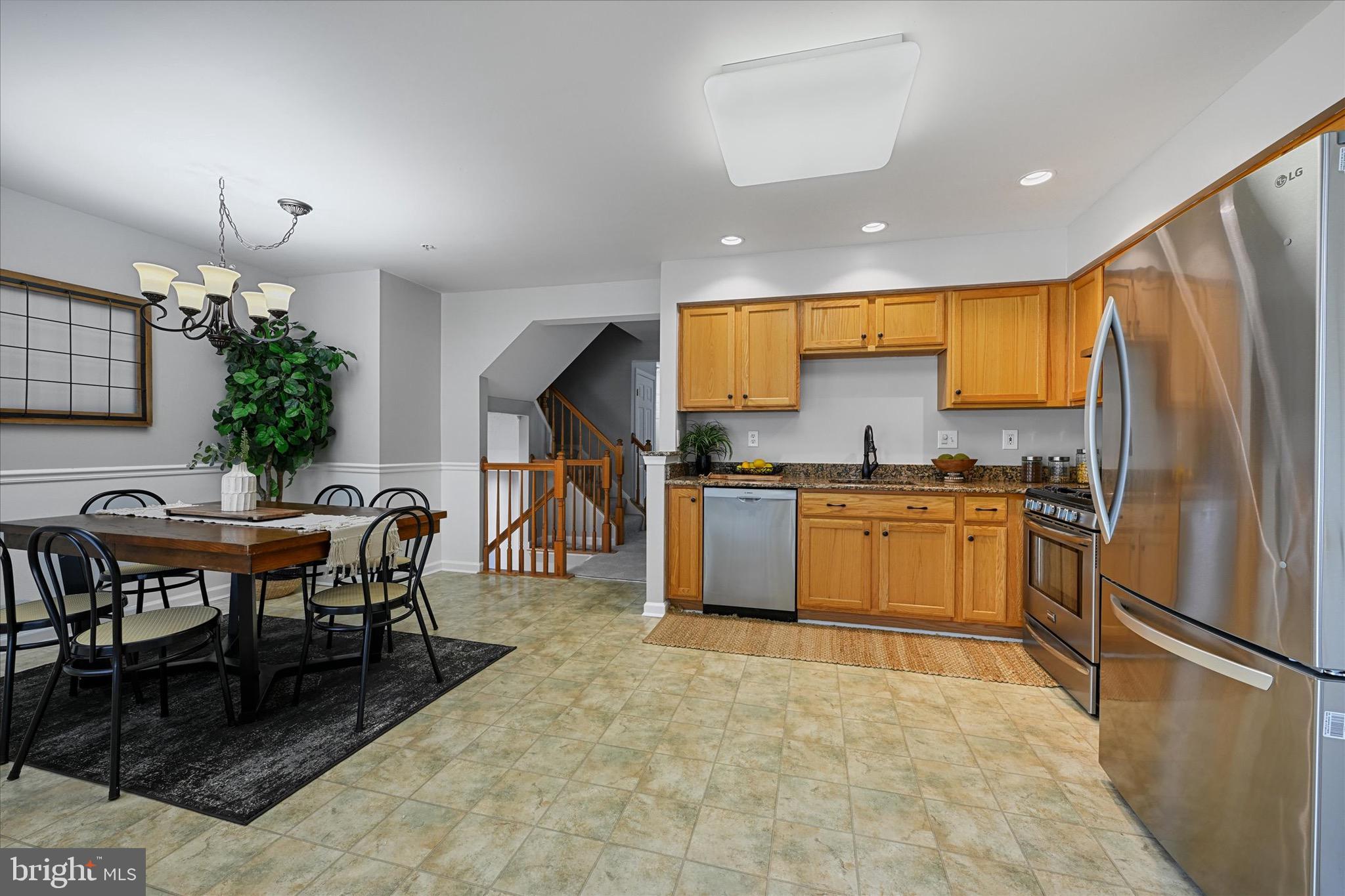 EATON SQUARE - Residential