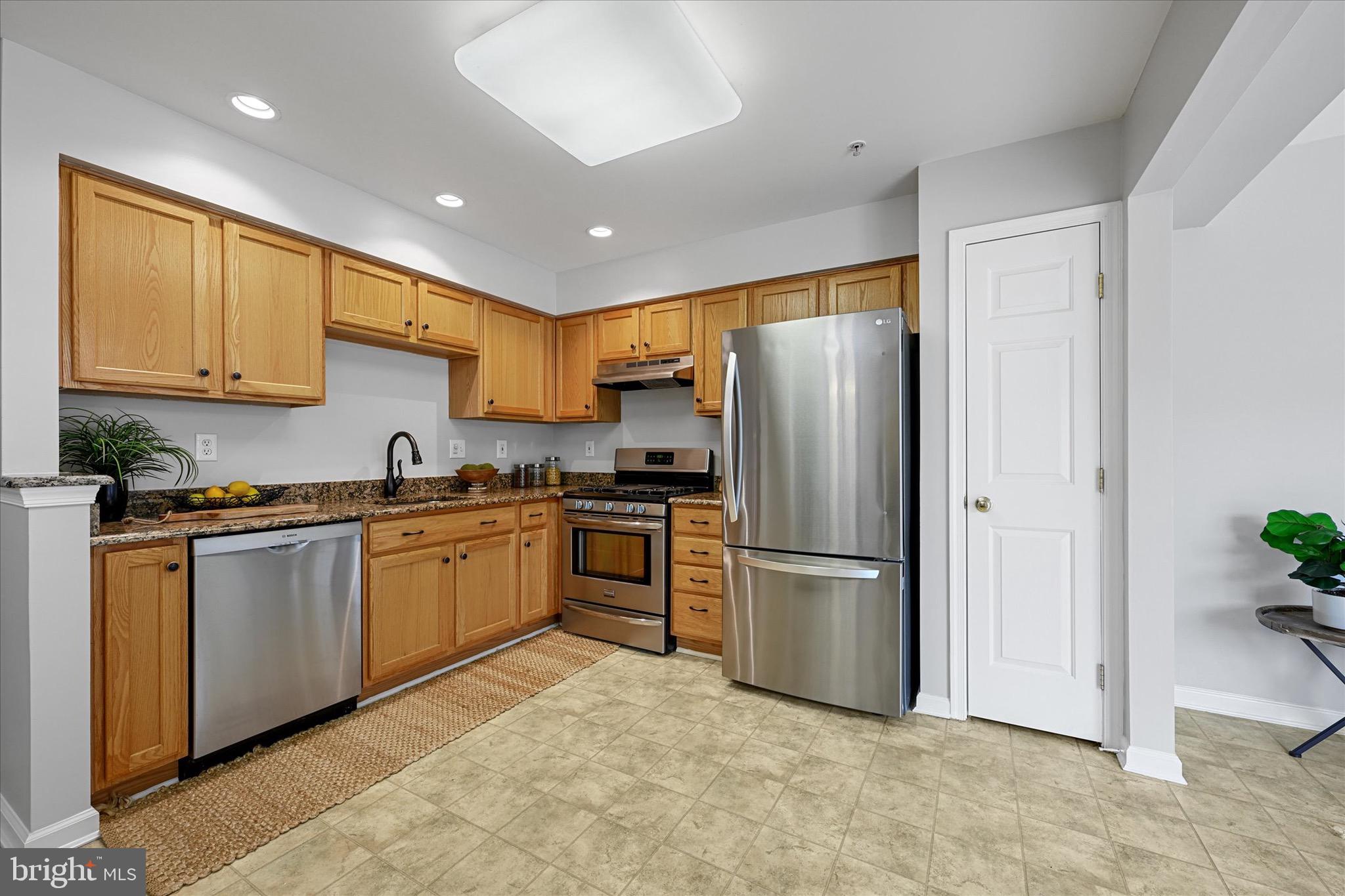 EATON SQUARE - Residential