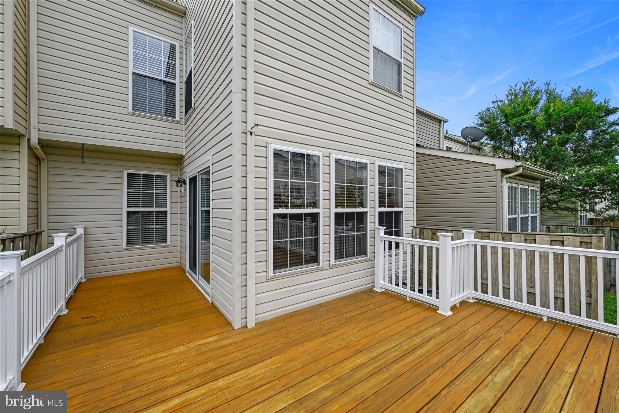 EATON SQUARE - Residential