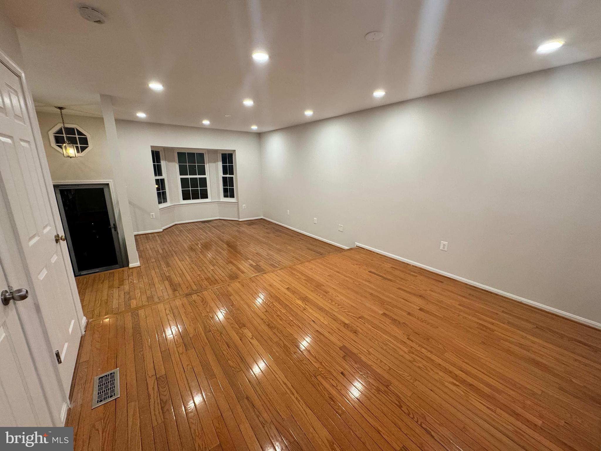 CENTREVILLE - Residential Lease