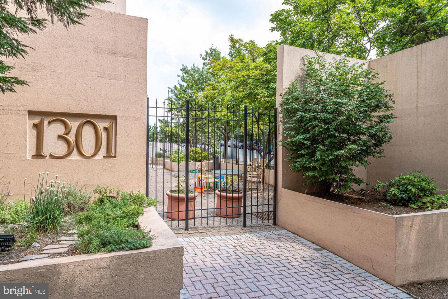 WOODBURY HEIGHTS - Residential Lease