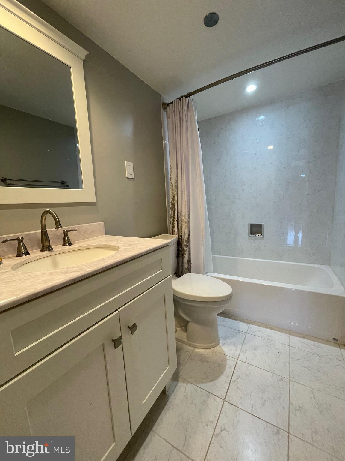 WOODBURY HEIGHTS - Residential Lease