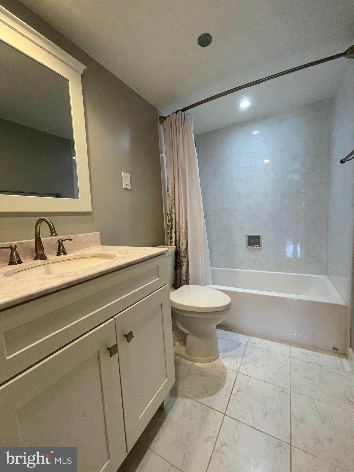 WOODBURY HEIGHTS - Residential Lease