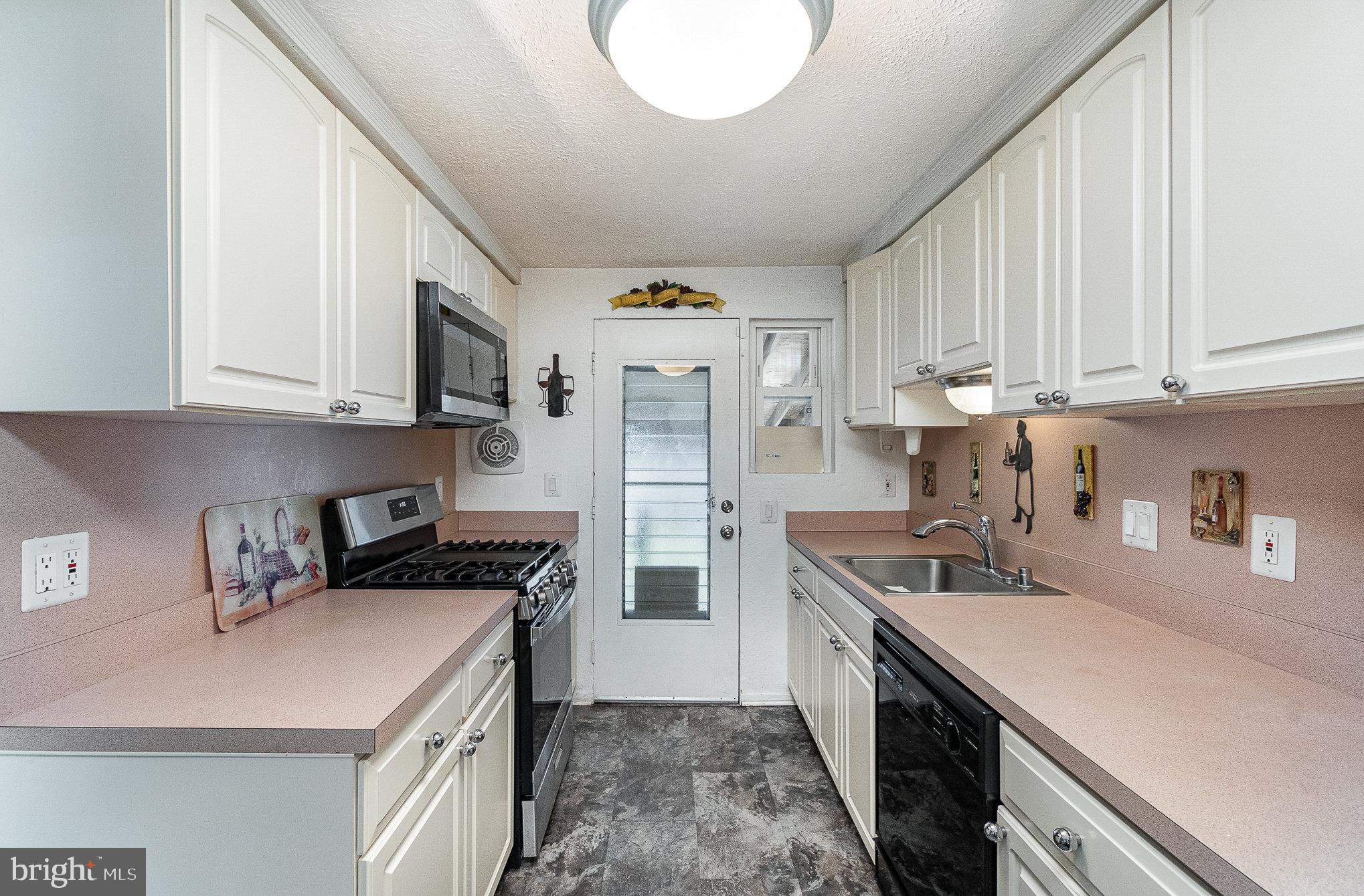 FOXRIDGE - Residential Lease