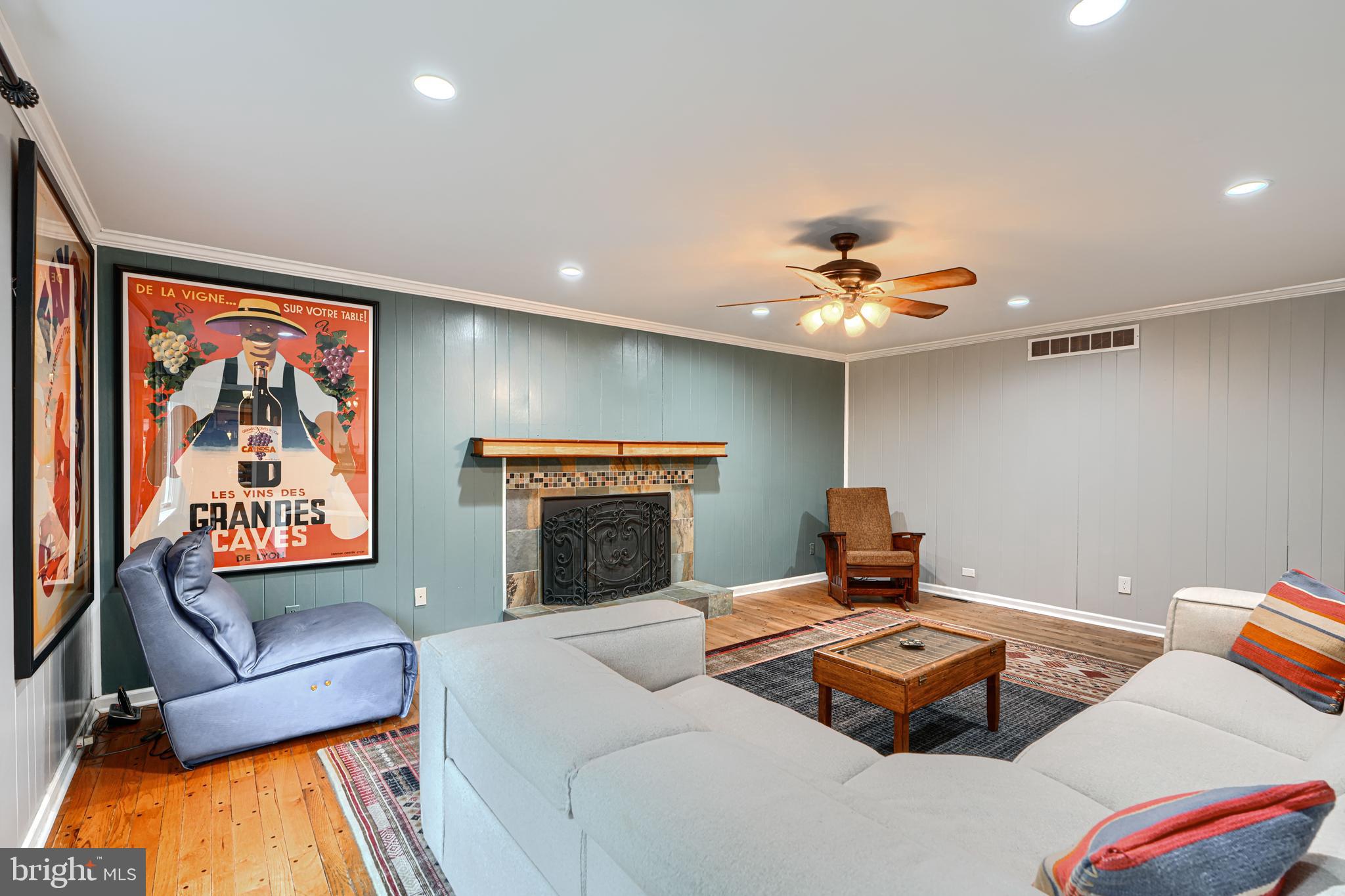 FOX CHAPEL - Residential