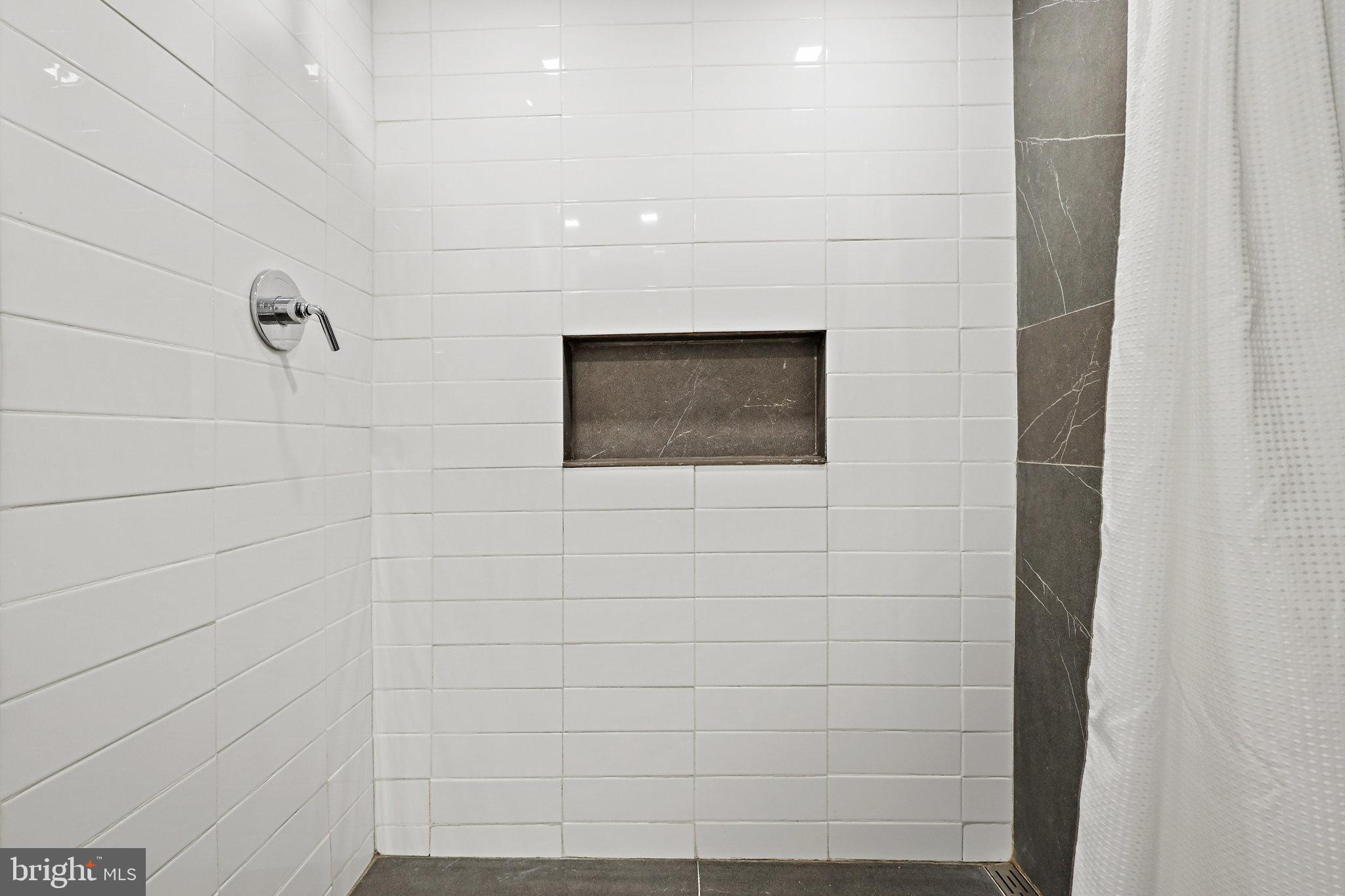 FAIRLINGTON ARBORS - Residential Lease