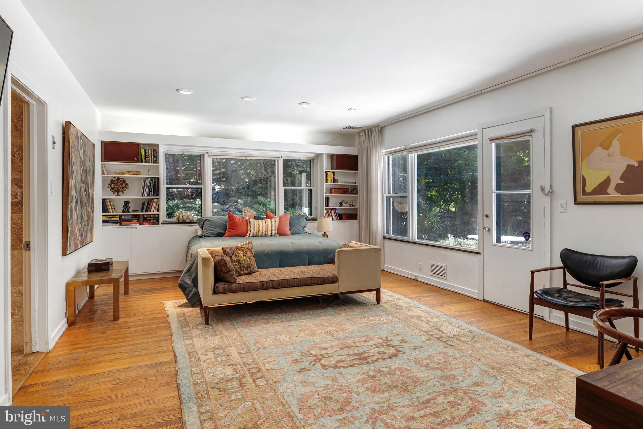 EAST FALLS - Residential