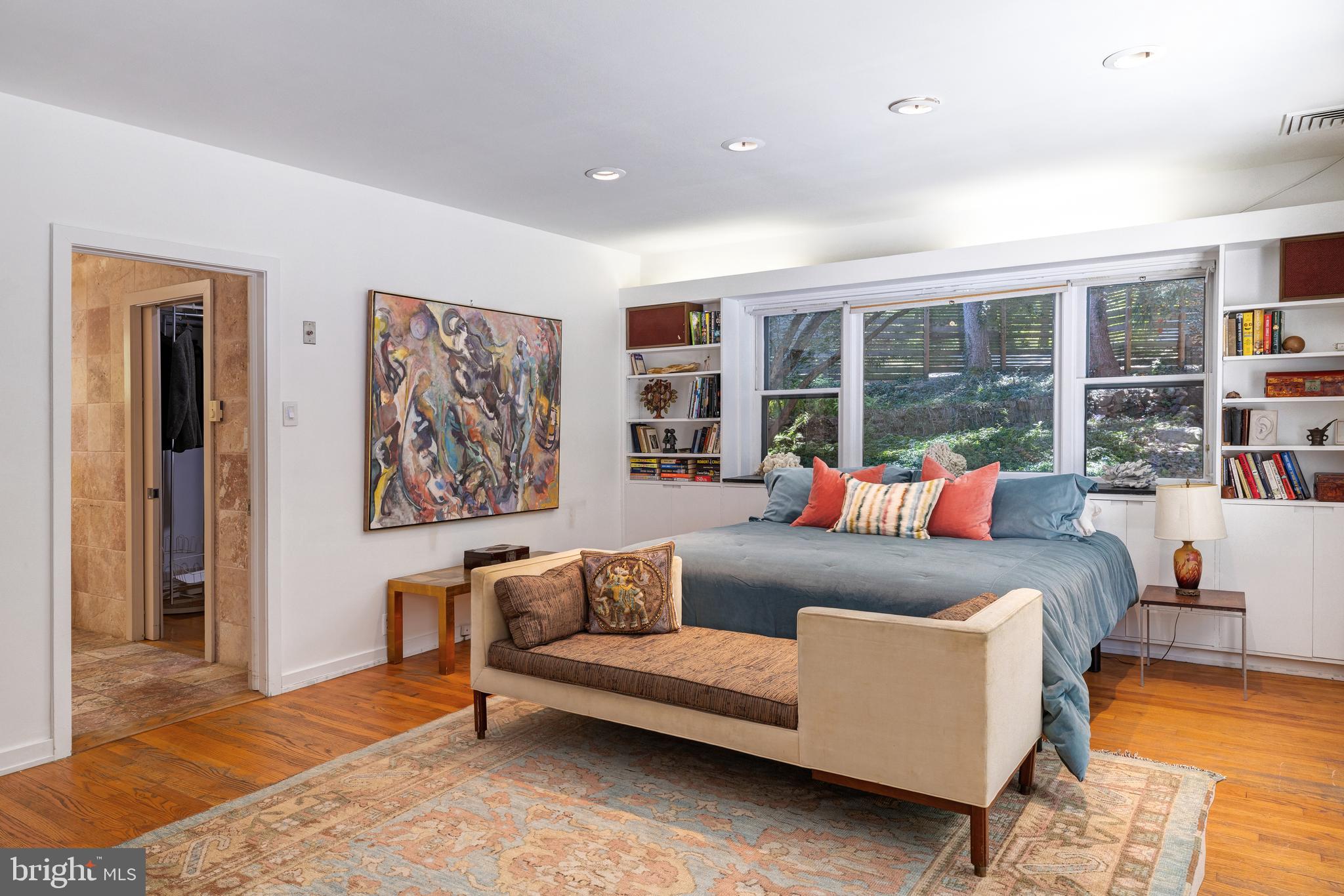 EAST FALLS - Residential