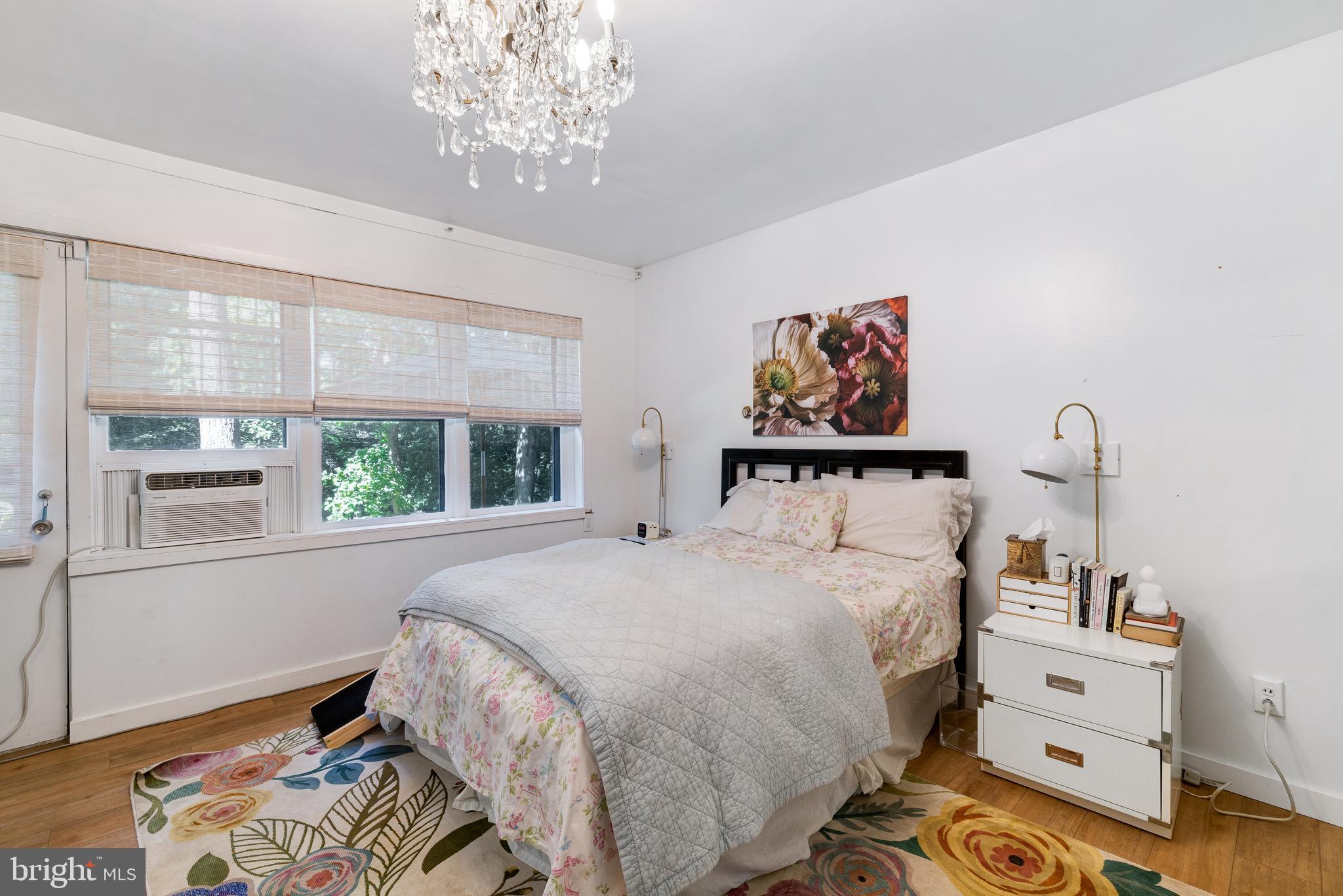 EAST FALLS - Residential