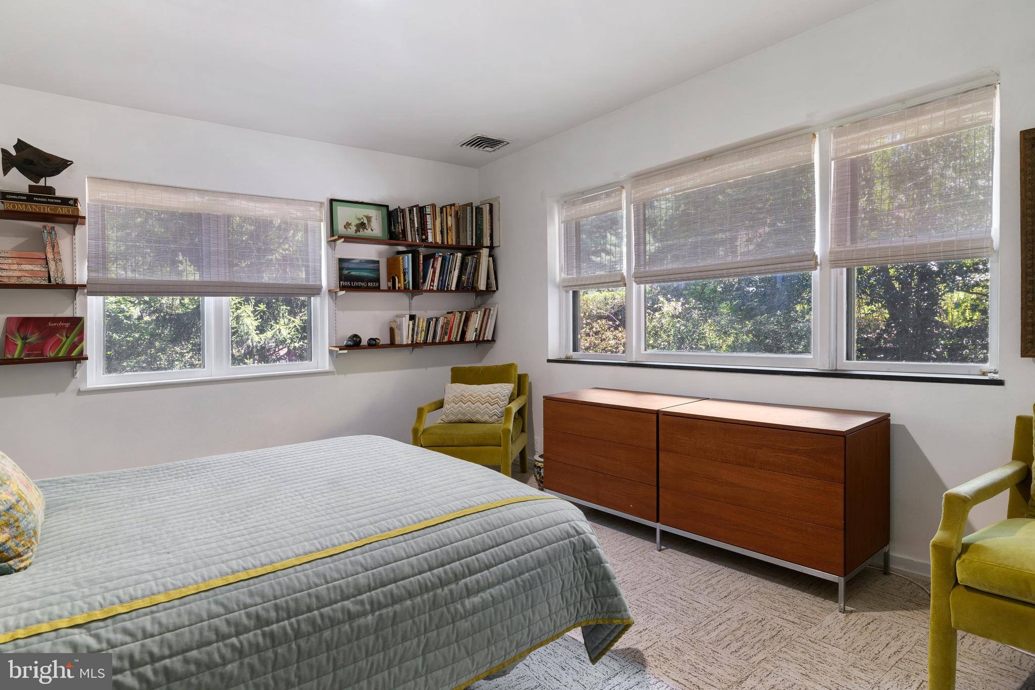 EAST FALLS - Residential