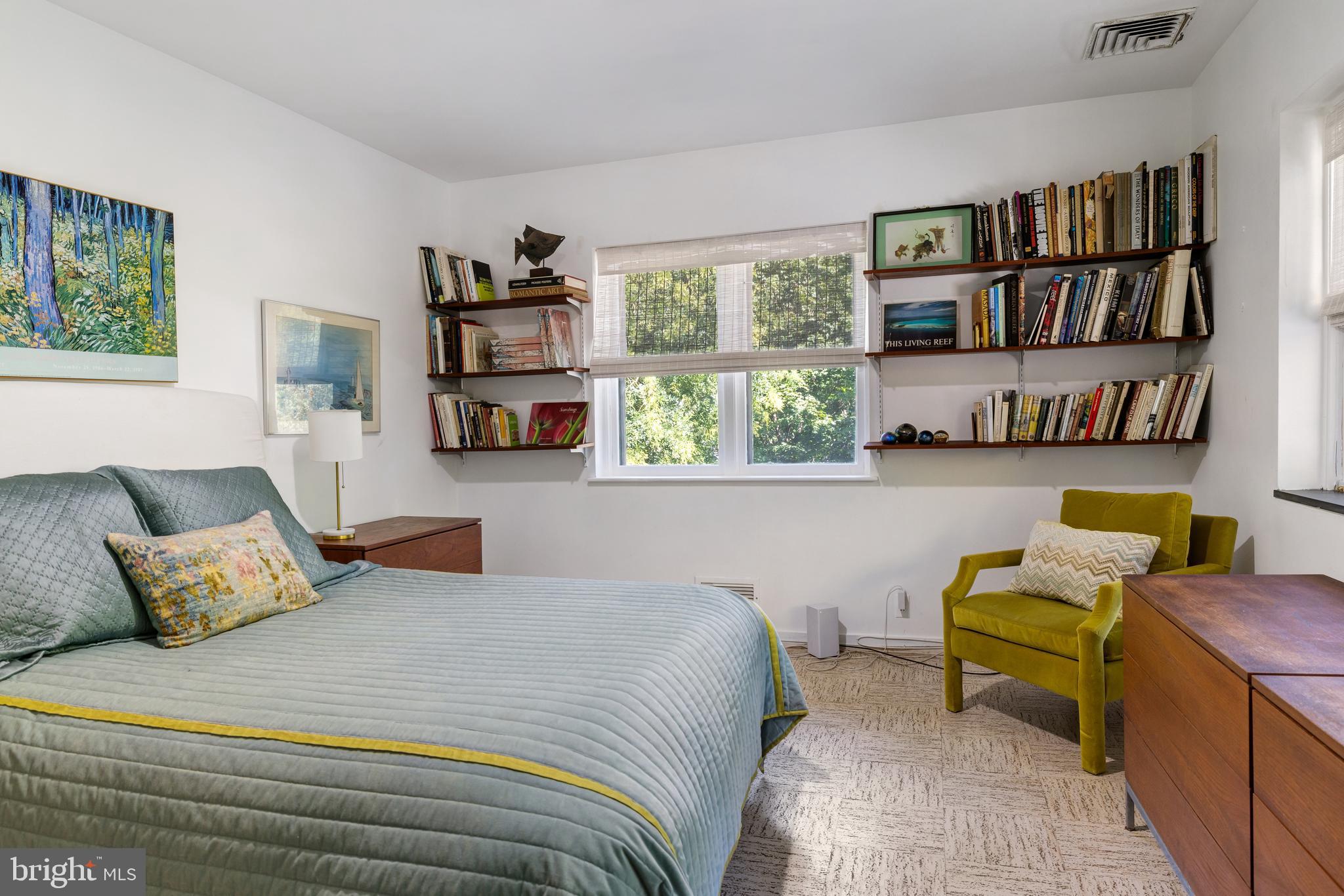 EAST FALLS - Residential