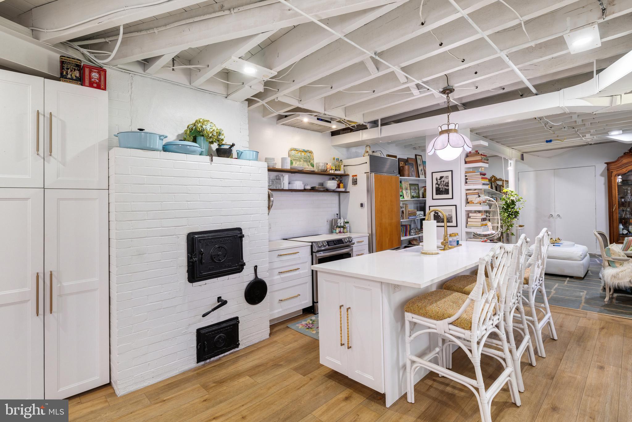 EAST FALLS - Residential