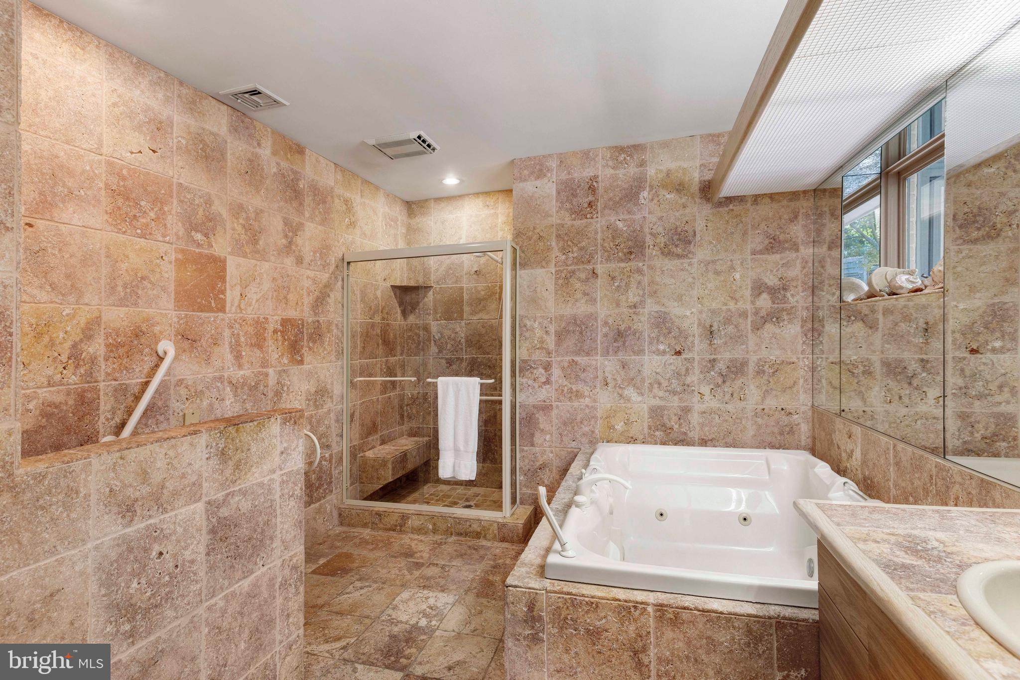 EAST FALLS - Residential