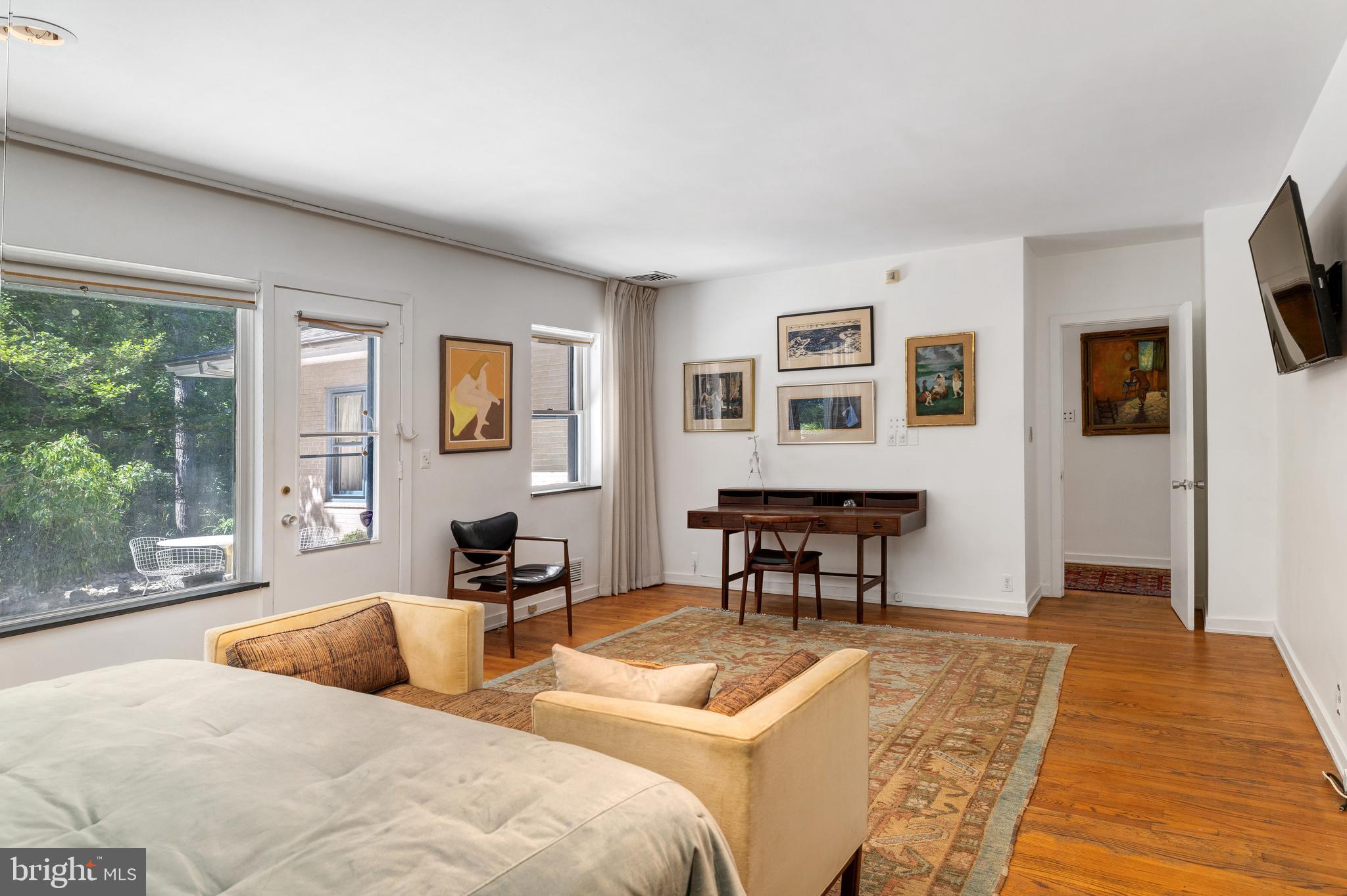 EAST FALLS - Residential