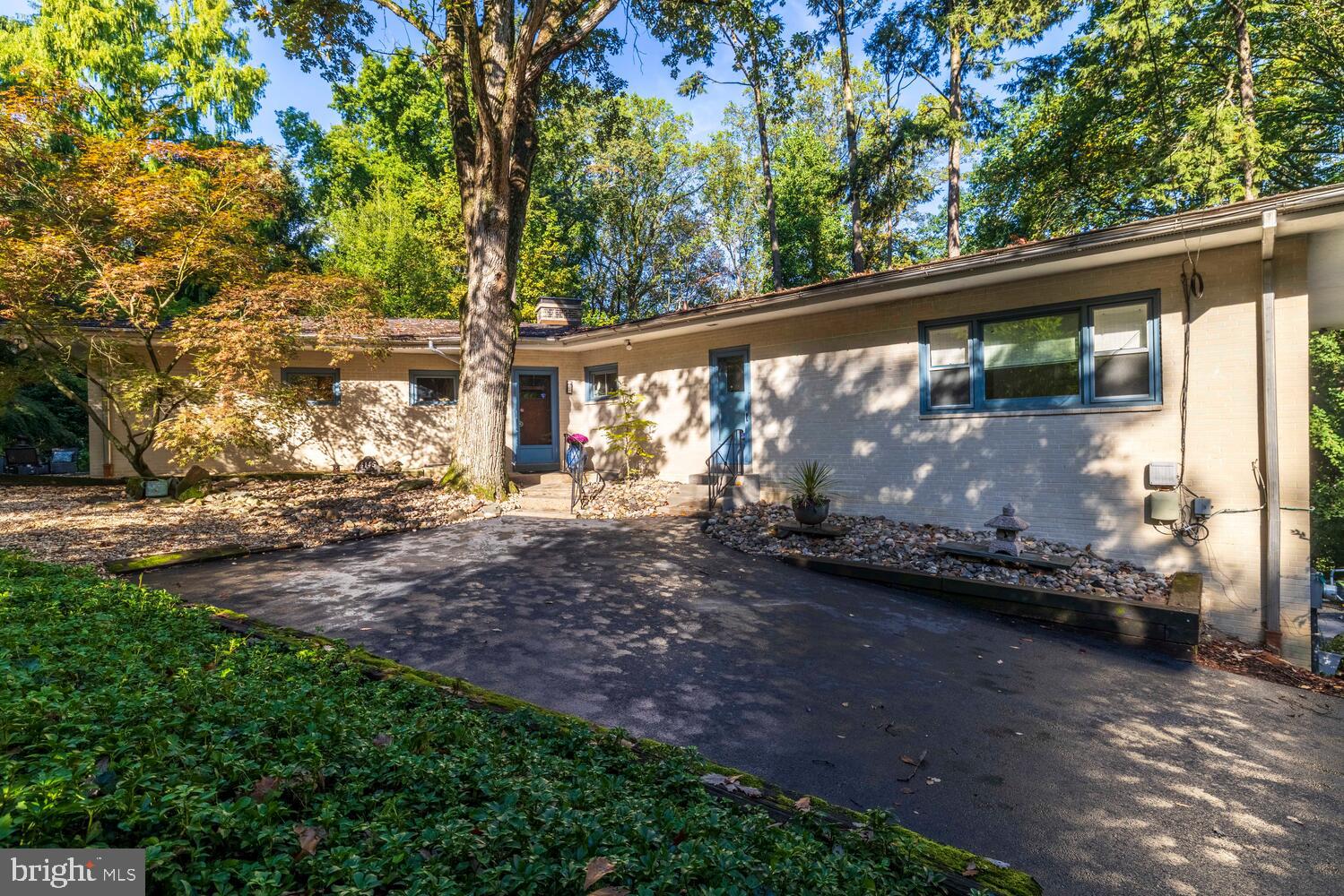 EAST FALLS - Residential