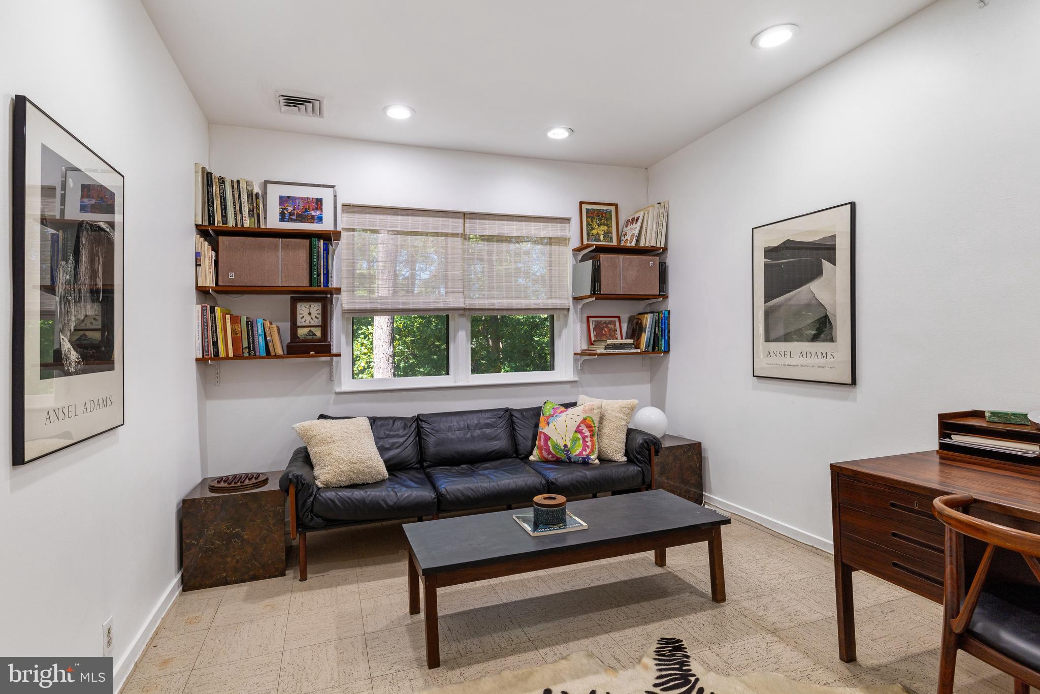 EAST FALLS - Residential