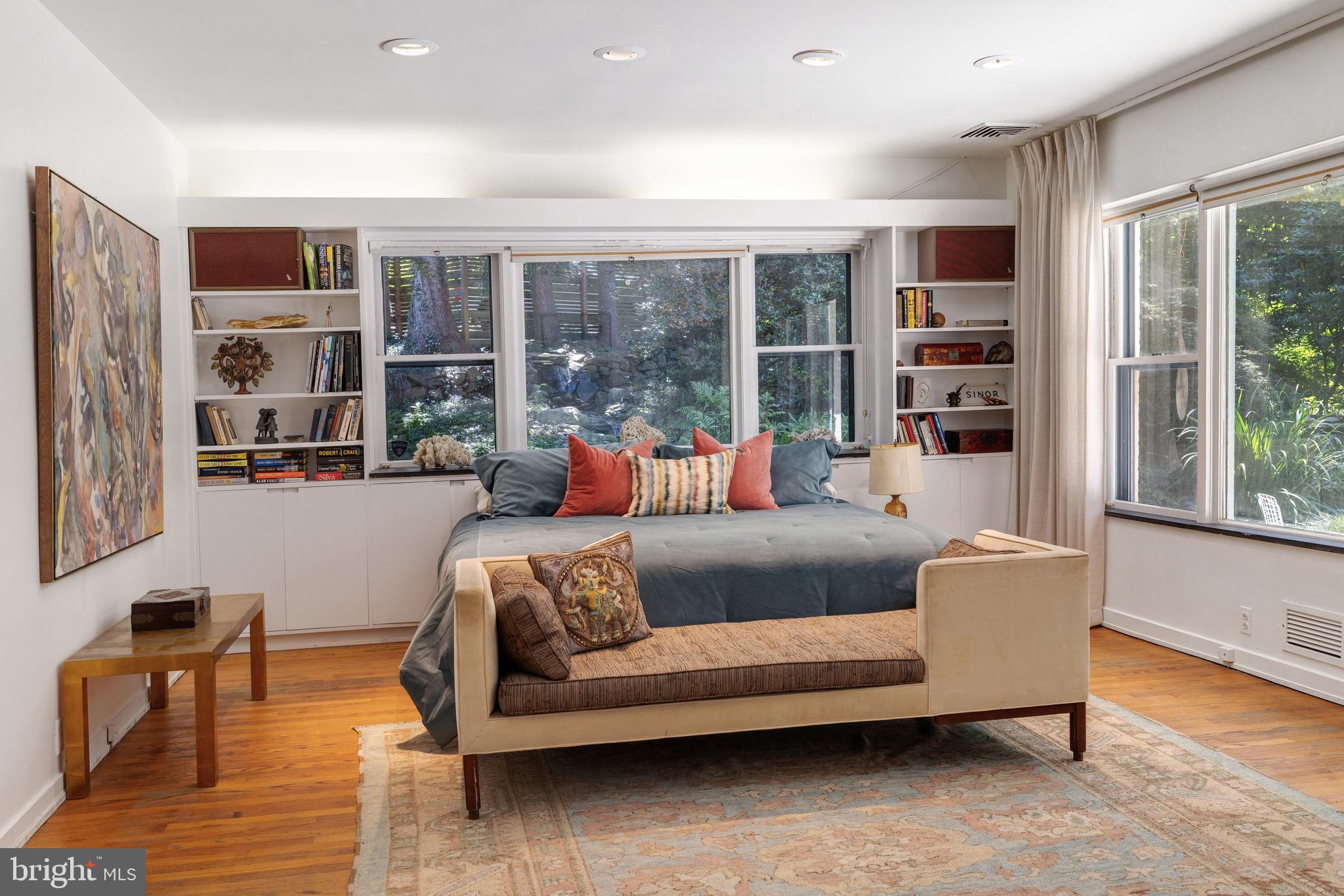 EAST FALLS - Residential