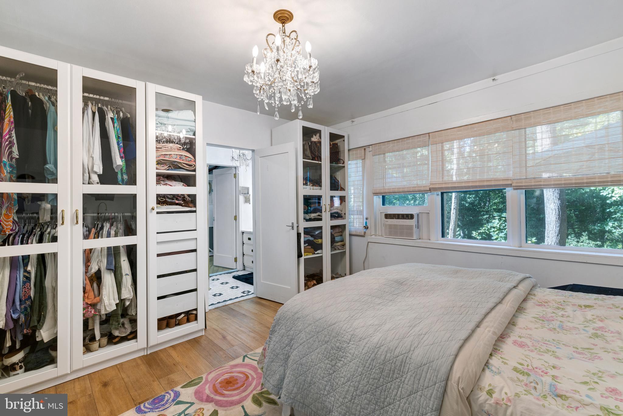 EAST FALLS - Residential