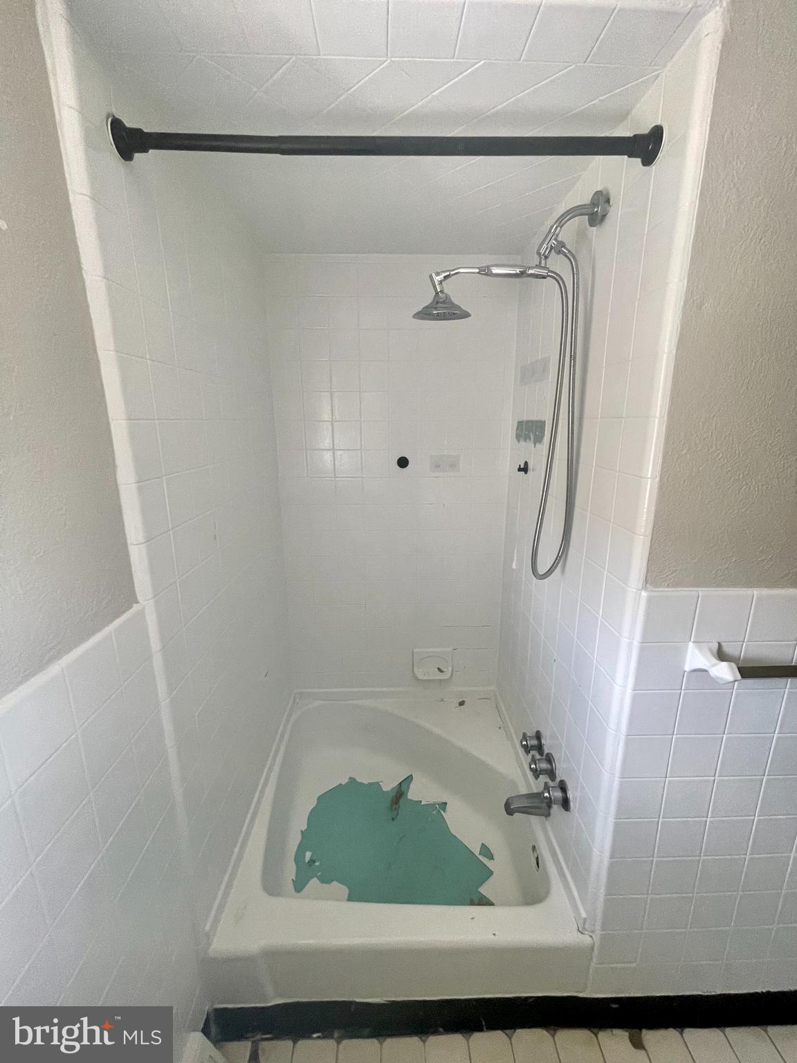 PASSYUNK SQUARE - Residential Lease