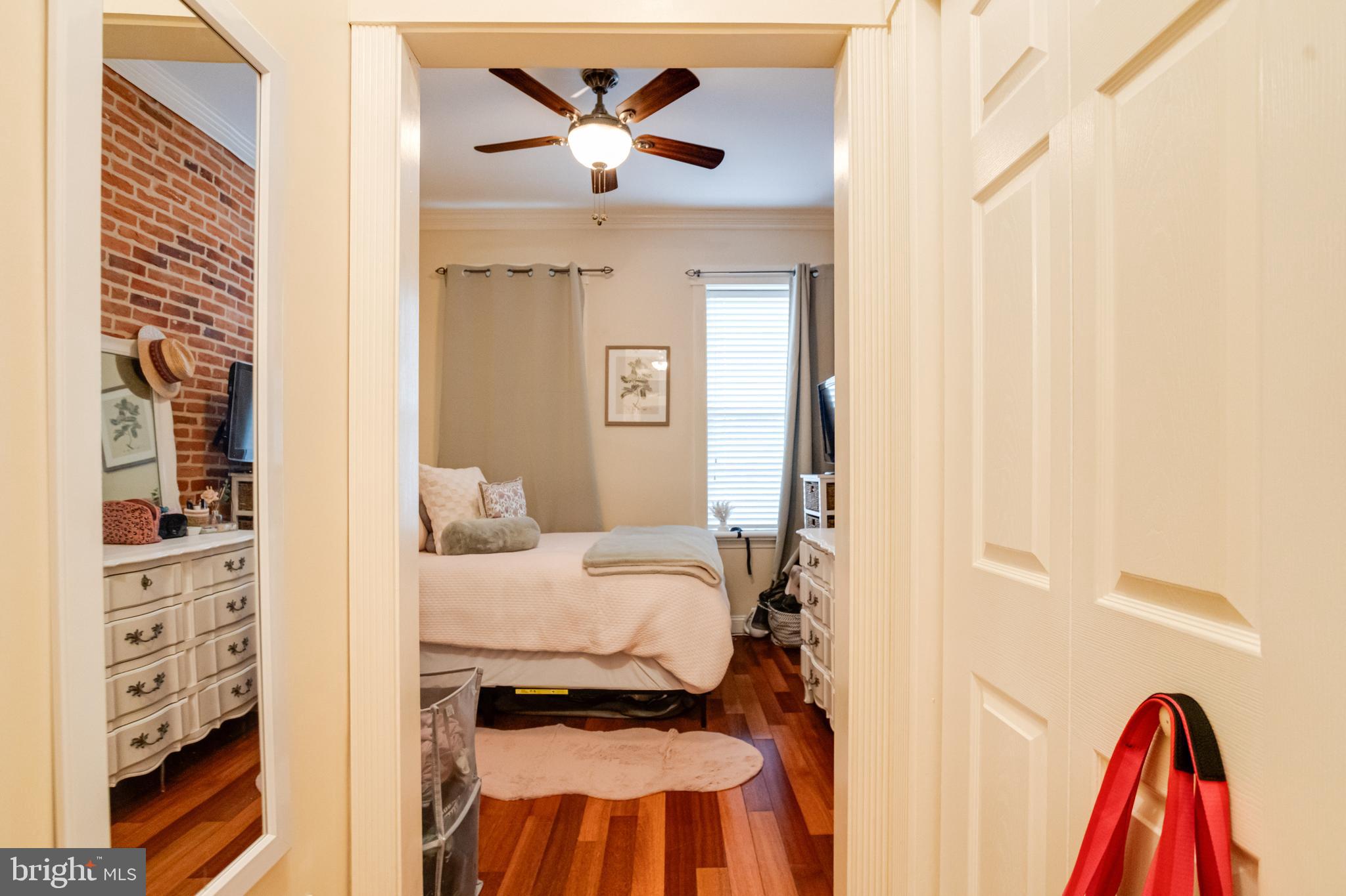 LOCUST POINT - Residential