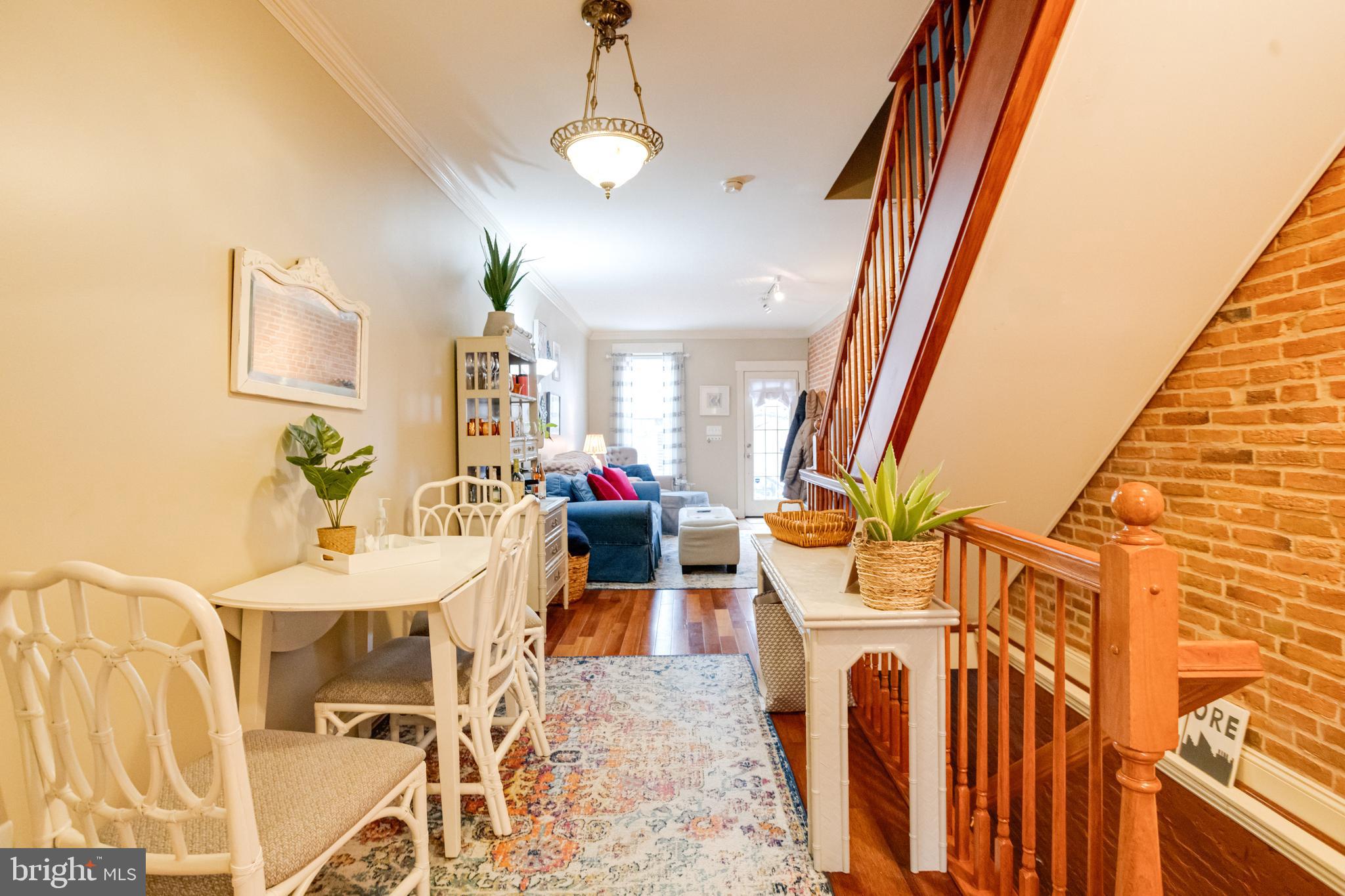 LOCUST POINT - Residential