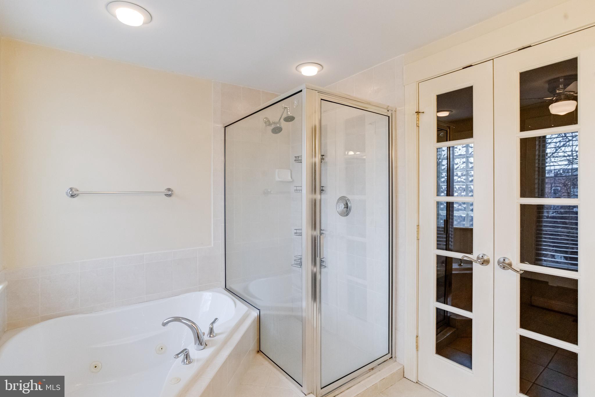 LOCUST POINT - Residential