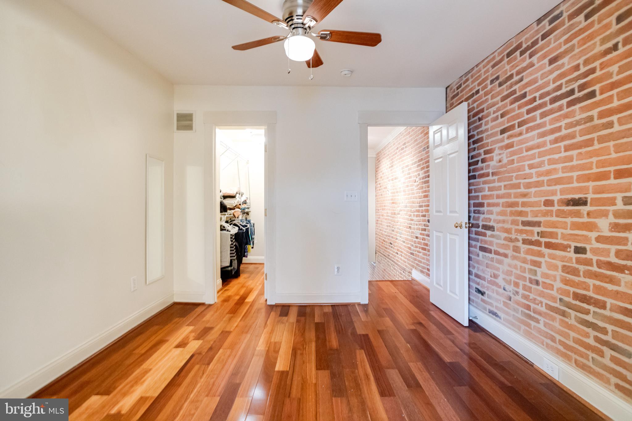 LOCUST POINT - Residential