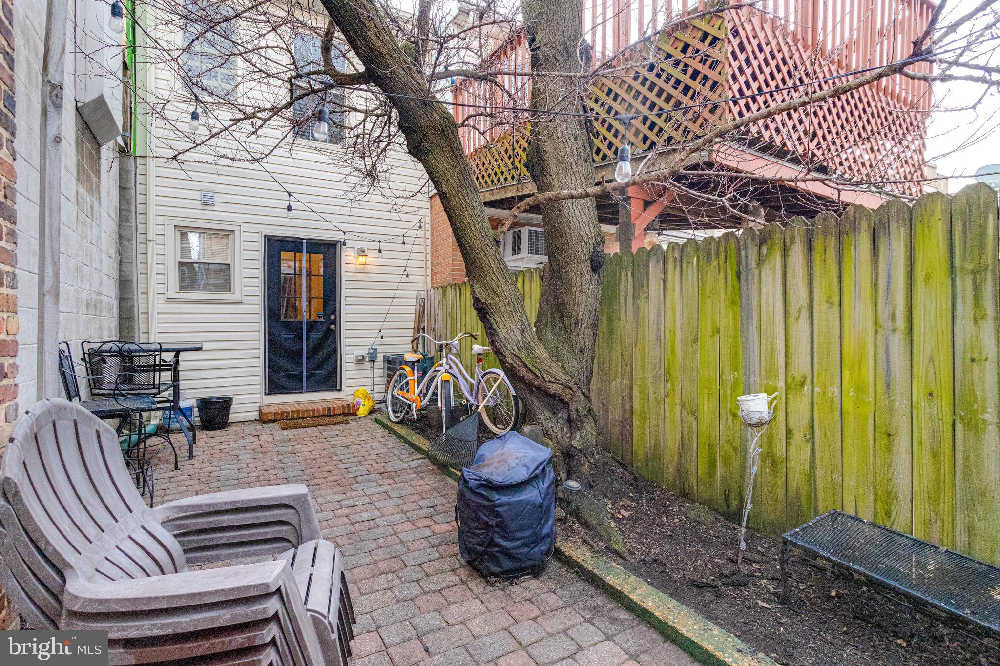 LOCUST POINT - Residential