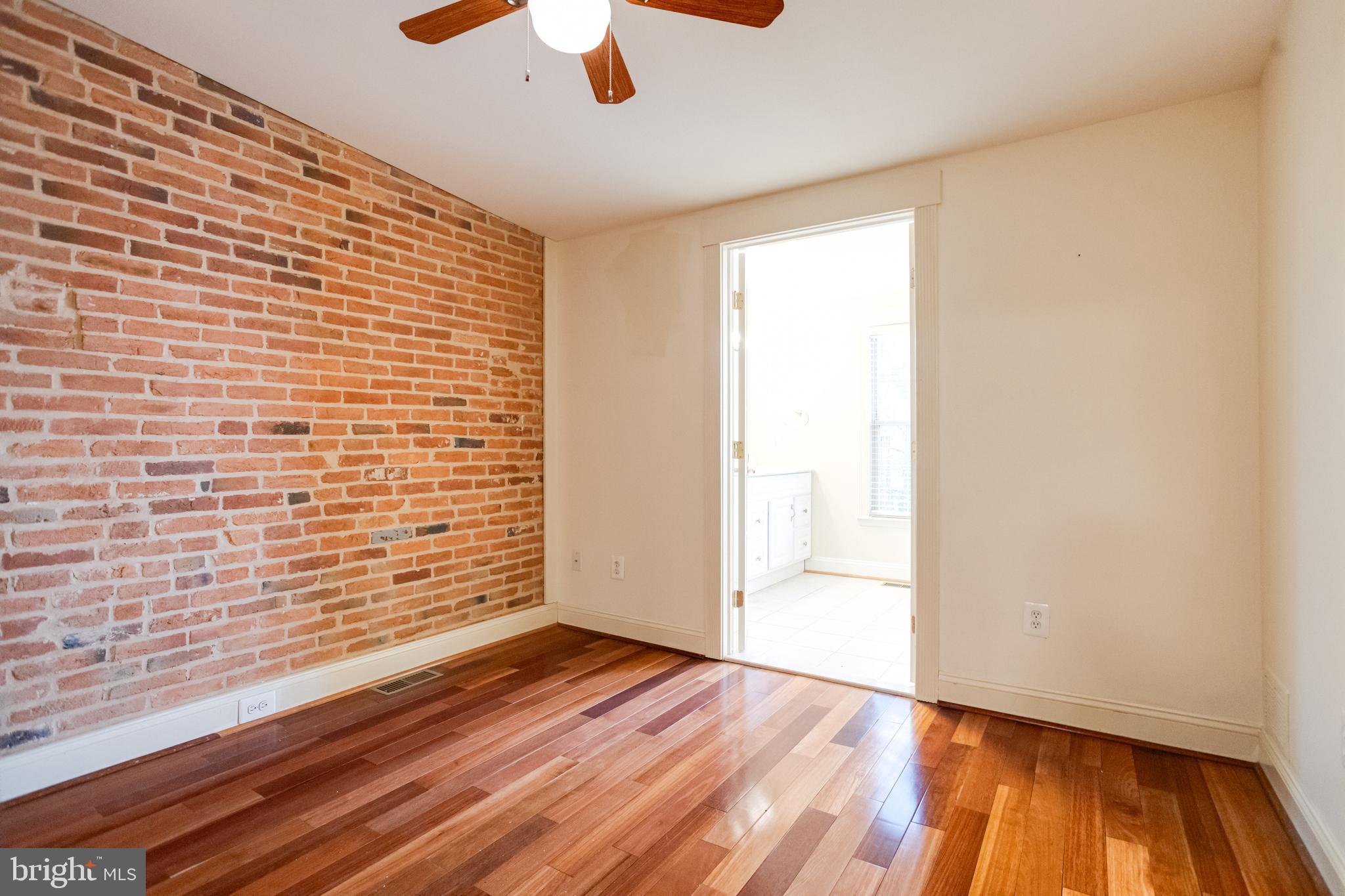 LOCUST POINT - Residential