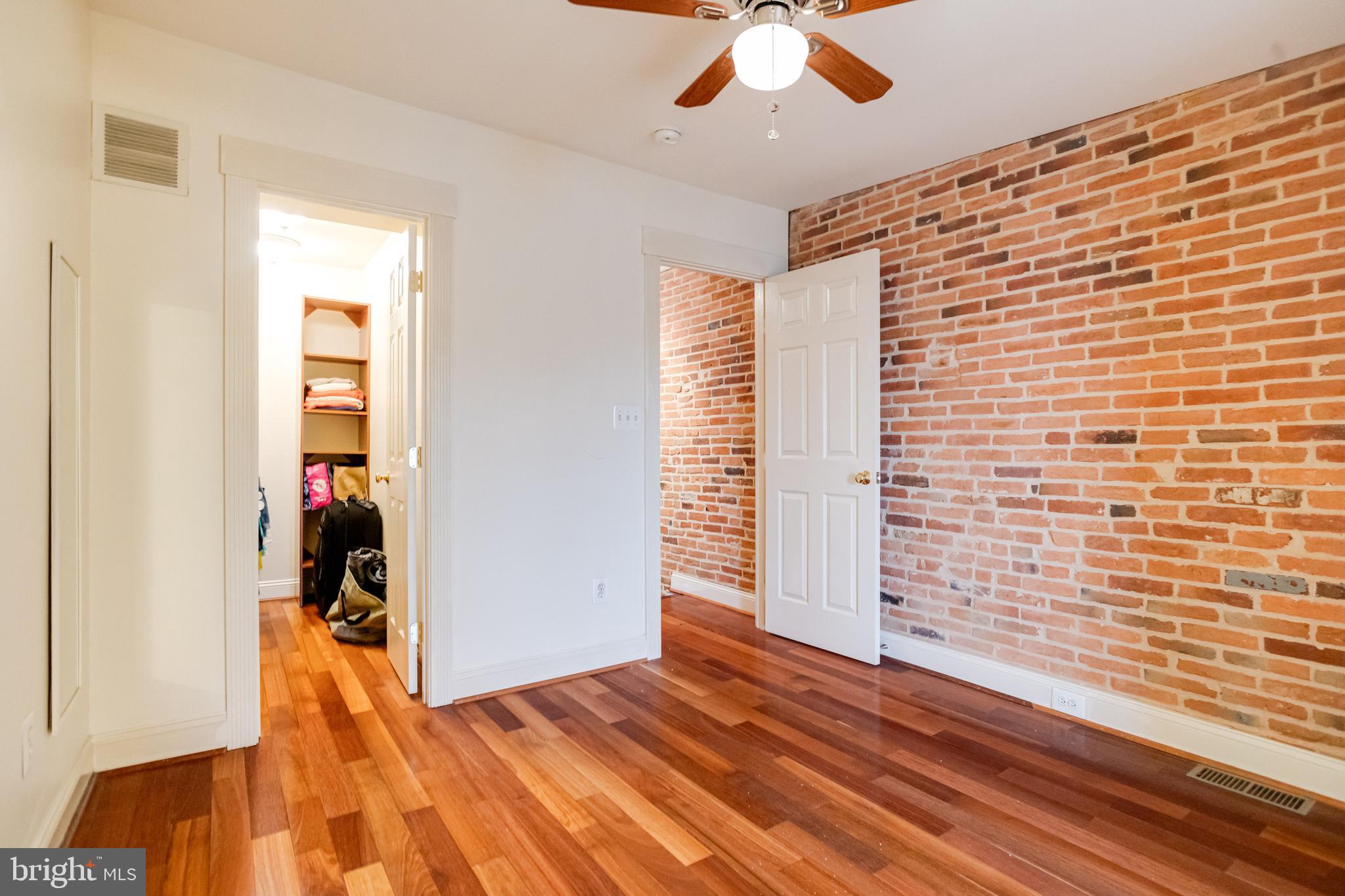 LOCUST POINT - Residential