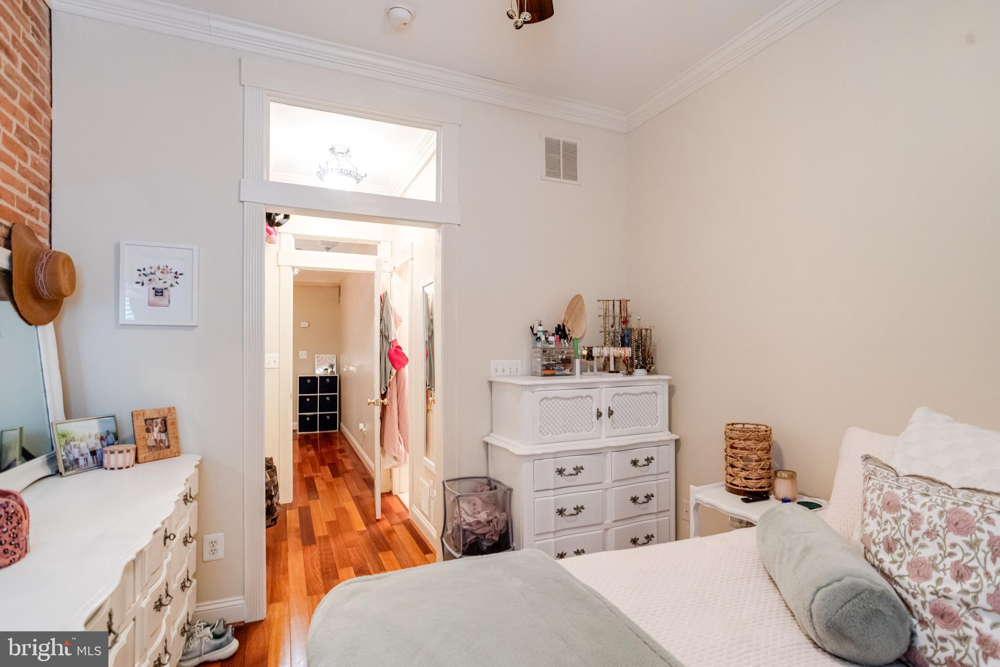 LOCUST POINT - Residential